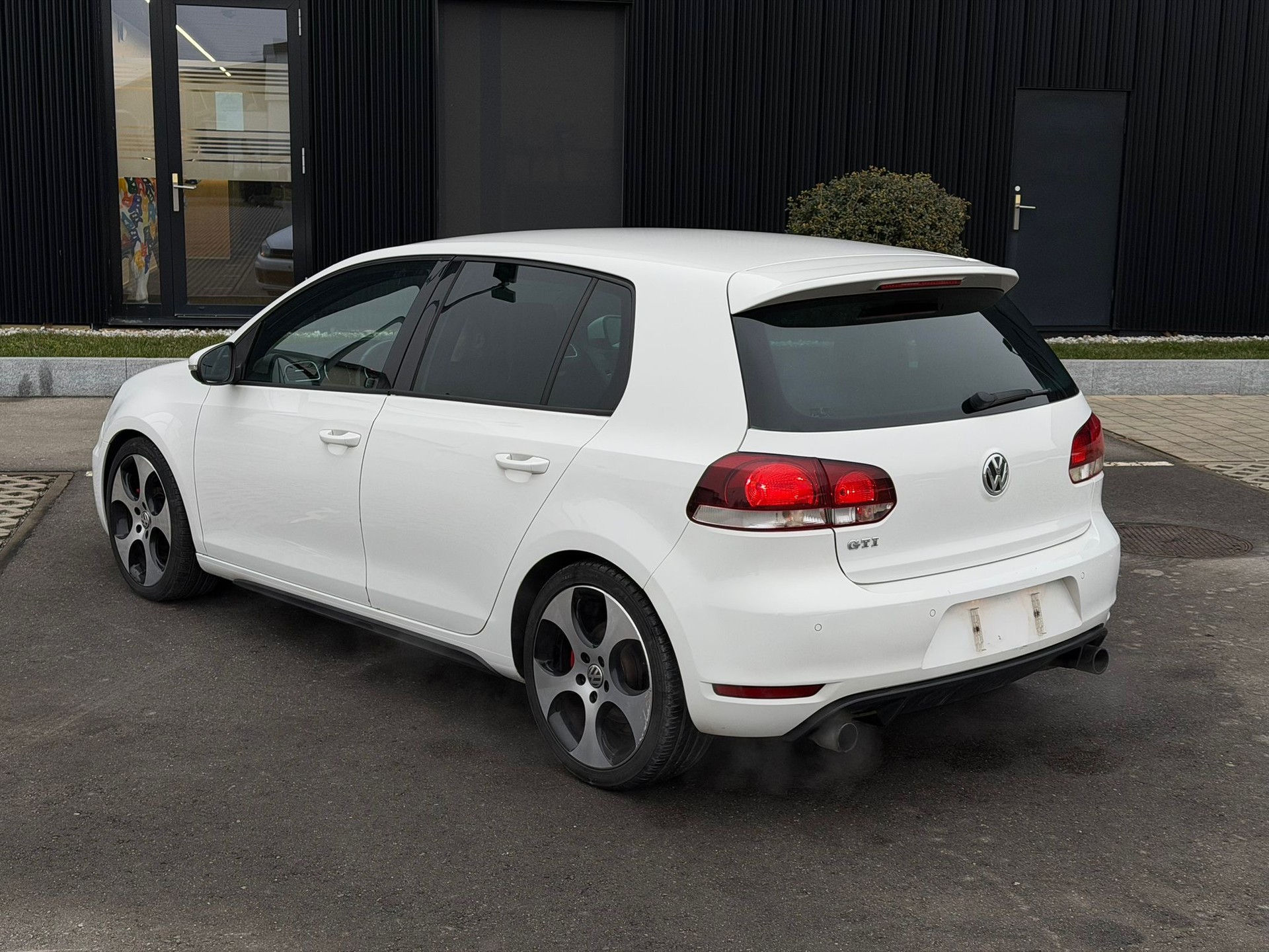 VW 2.0 TSI GTI-image-1