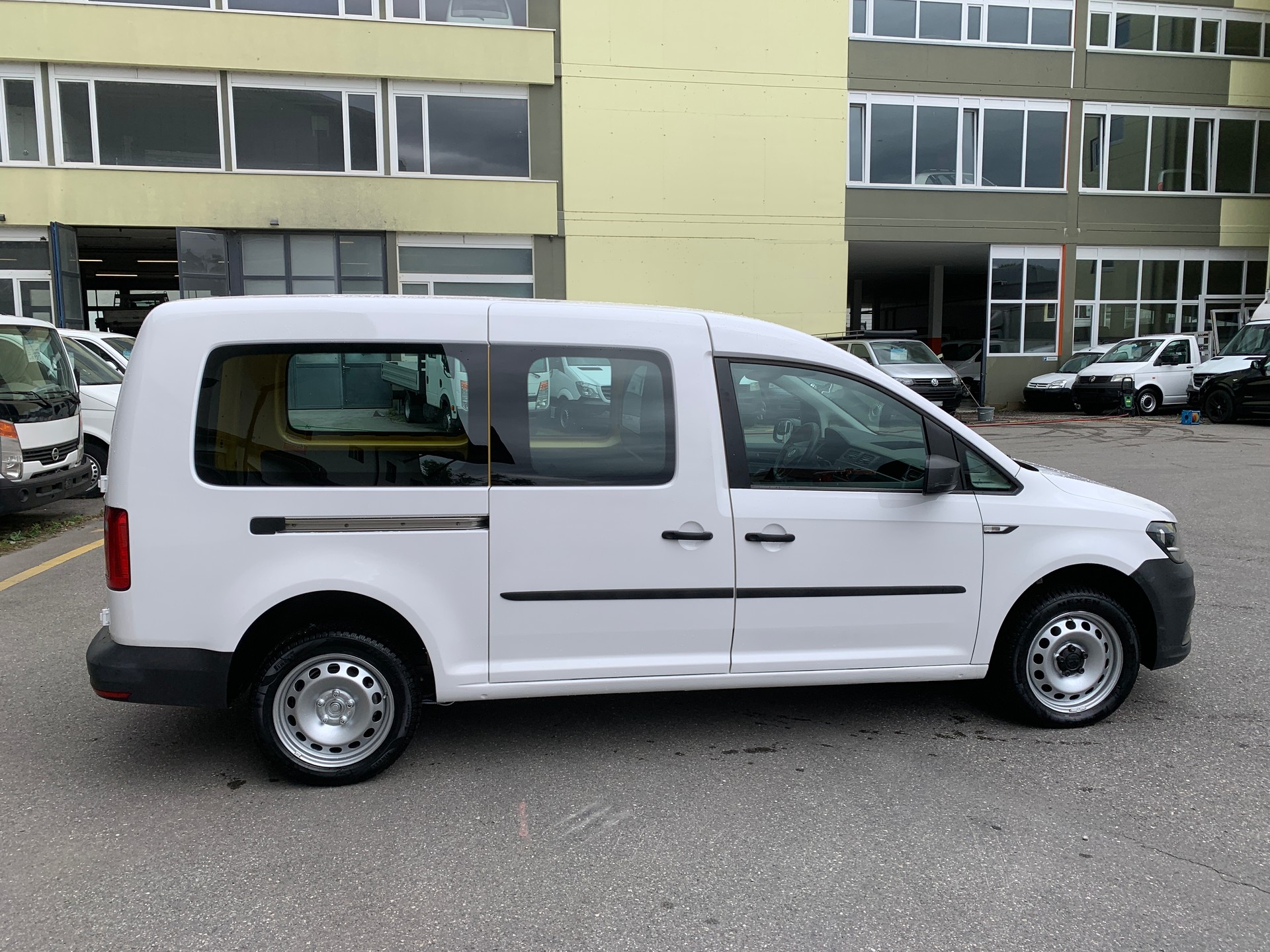 VW Caddy Maxi 2.0TDI 4Mot. BlueMotion Technology DSG-image-3