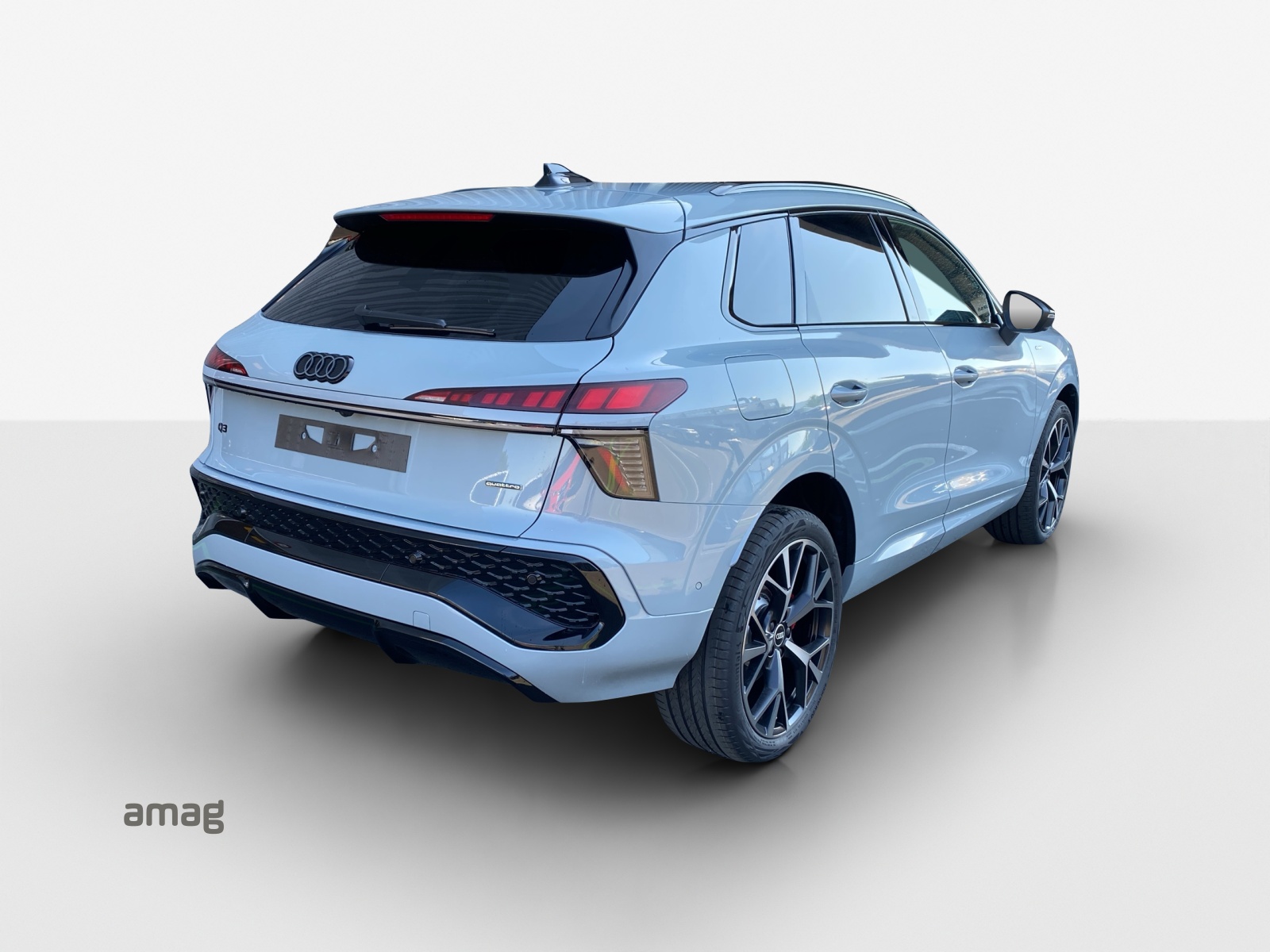 AUDI Q3 SUV TFSI quattro 195 kW S tronic-image-4