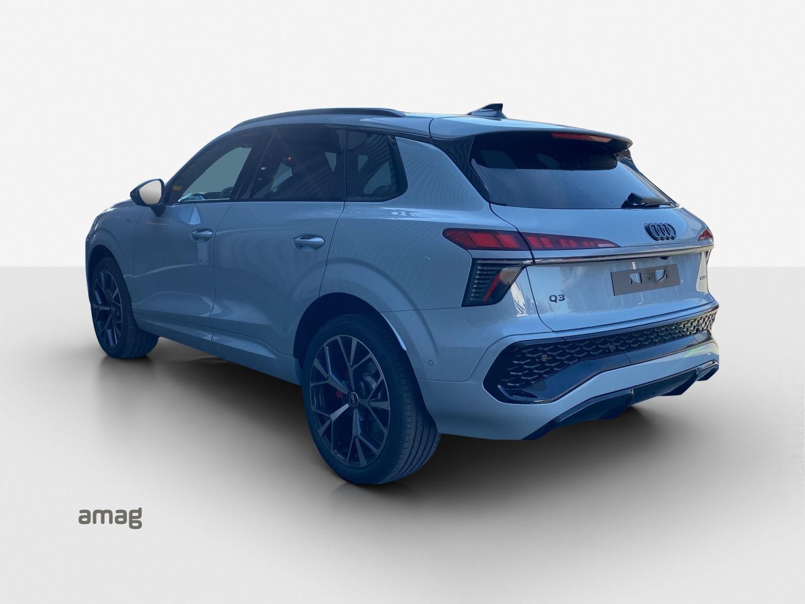 AUDI Q3 SUV TFSI quattro 195 kW S tronic-image-2