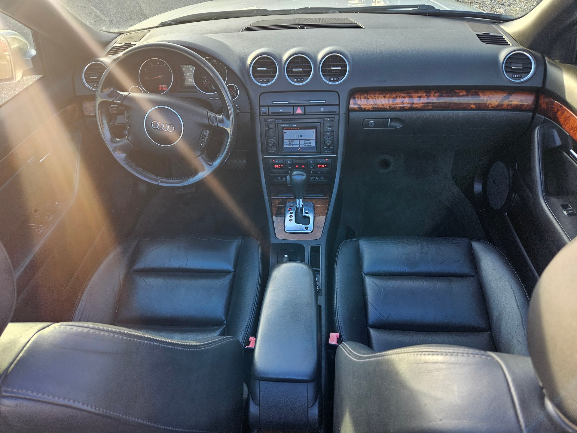 AUDI A4 Cabriolet 3.0 V6-image-5