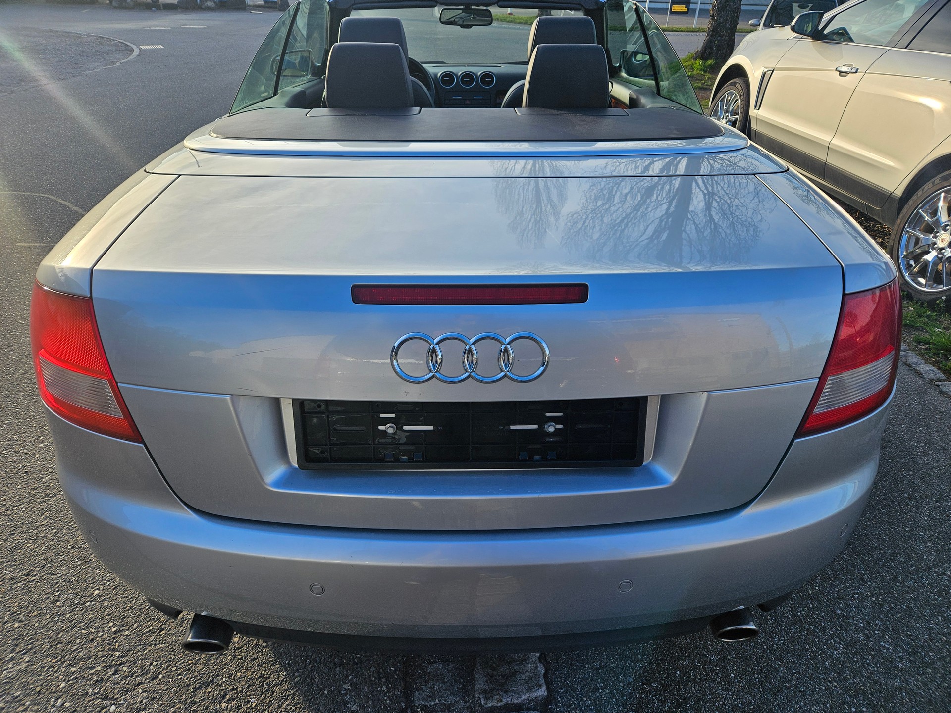 AUDI A4 Cabriolet 3.0 V6-image-4