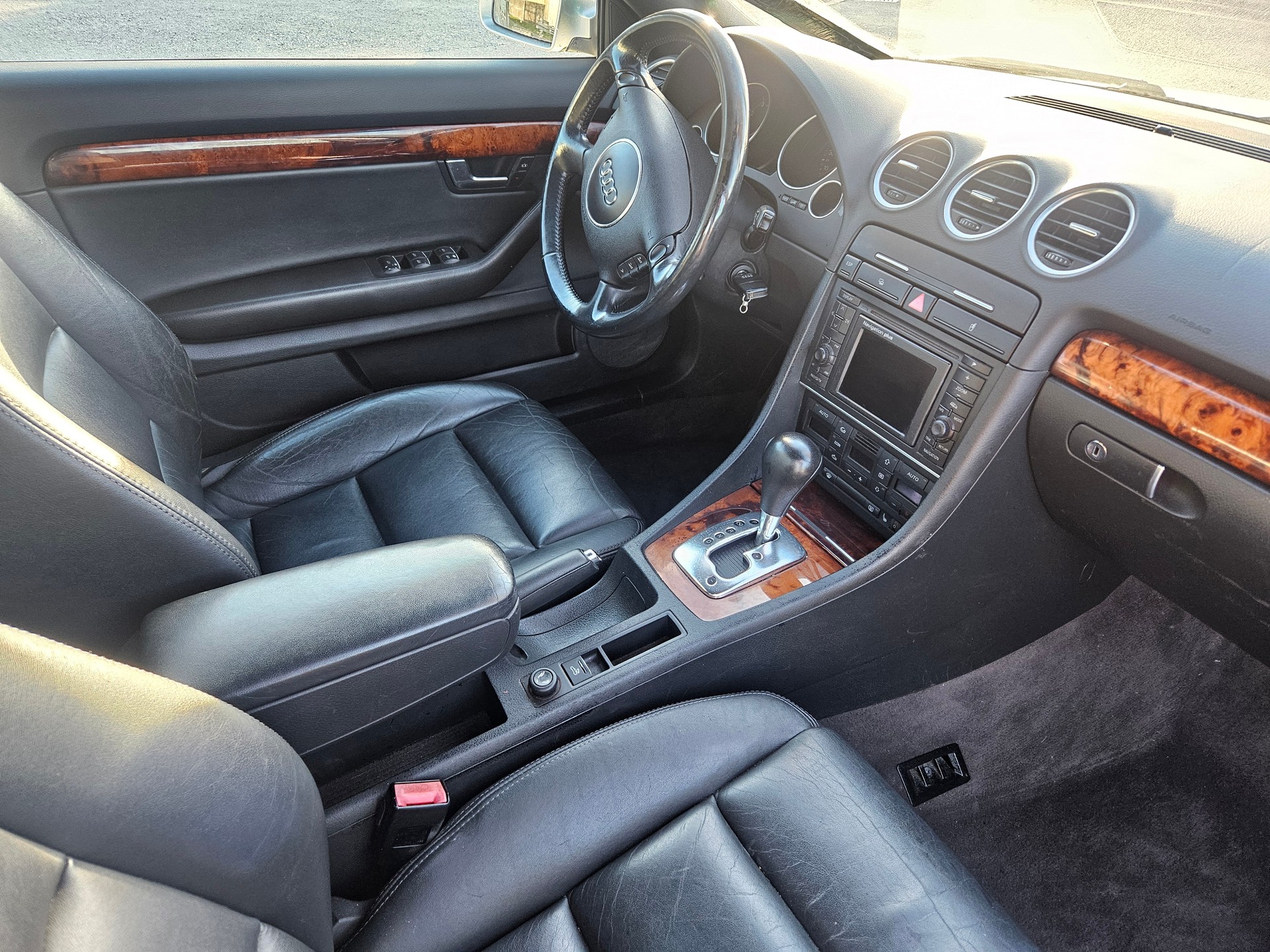 AUDI A4 Cabriolet 3.0 V6-image-6