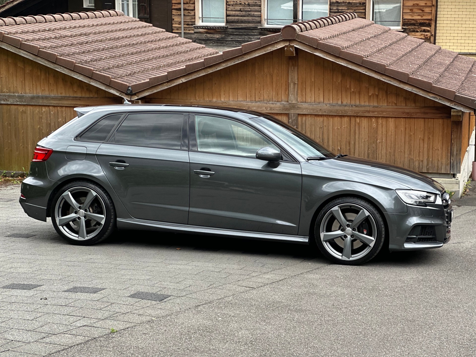 AUDI 2.0 T FSI quattro S-Tronic-image-2