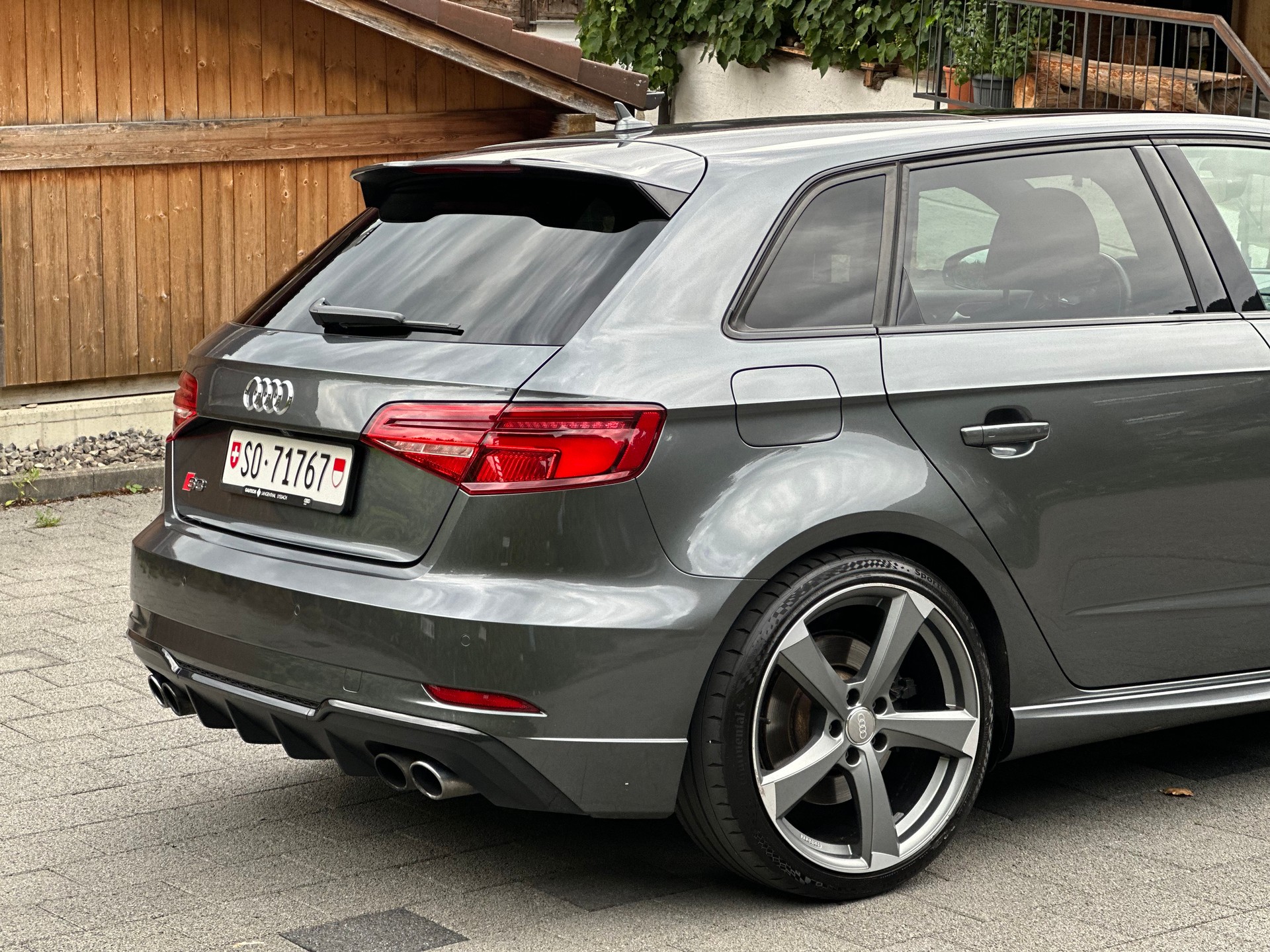 AUDI 2.0 T FSI quattro S-Tronic-image-3