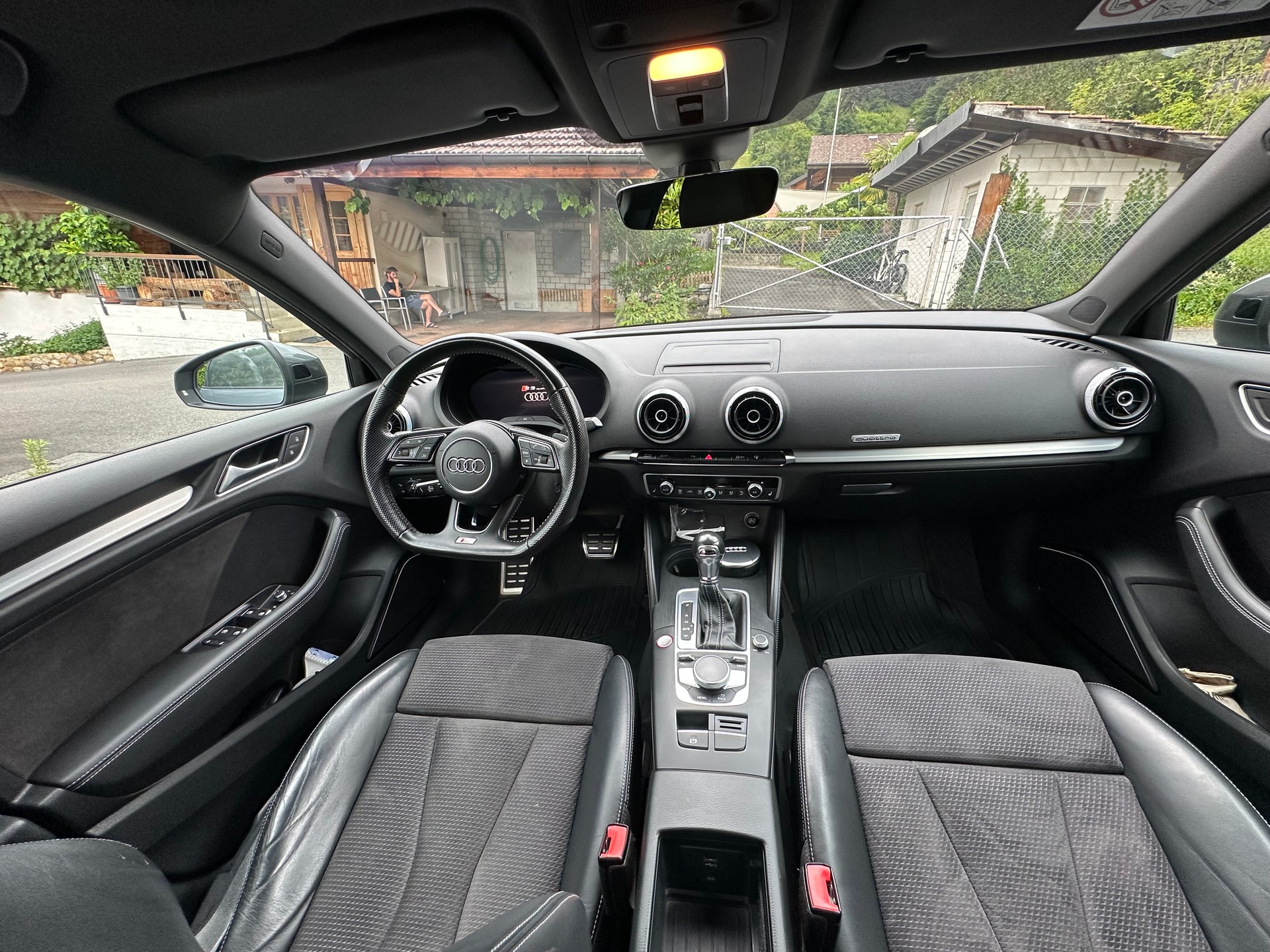 AUDI 2.0 T FSI quattro S-Tronic-image-5