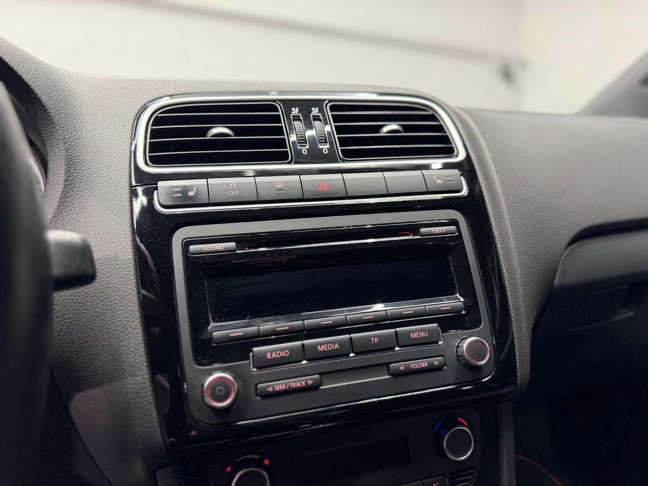 VW Polo 1.4 TSI GTI DSG | Leder-Alcantara | Tempomat-image-13