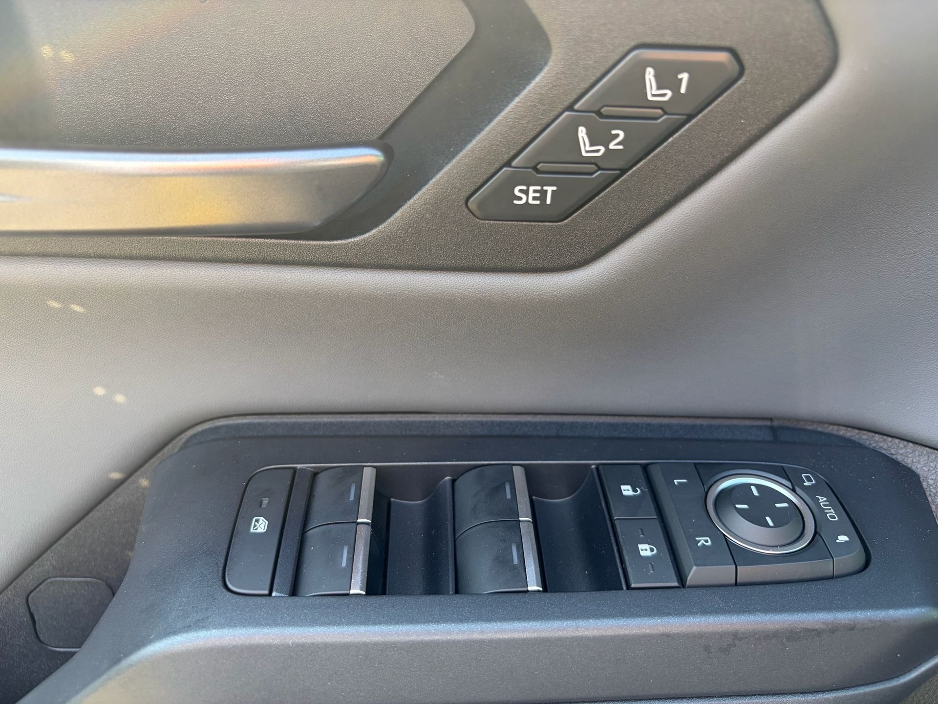 TOYOTA RAV-4 2.5 HSD Style e-CVT AWD-image-13