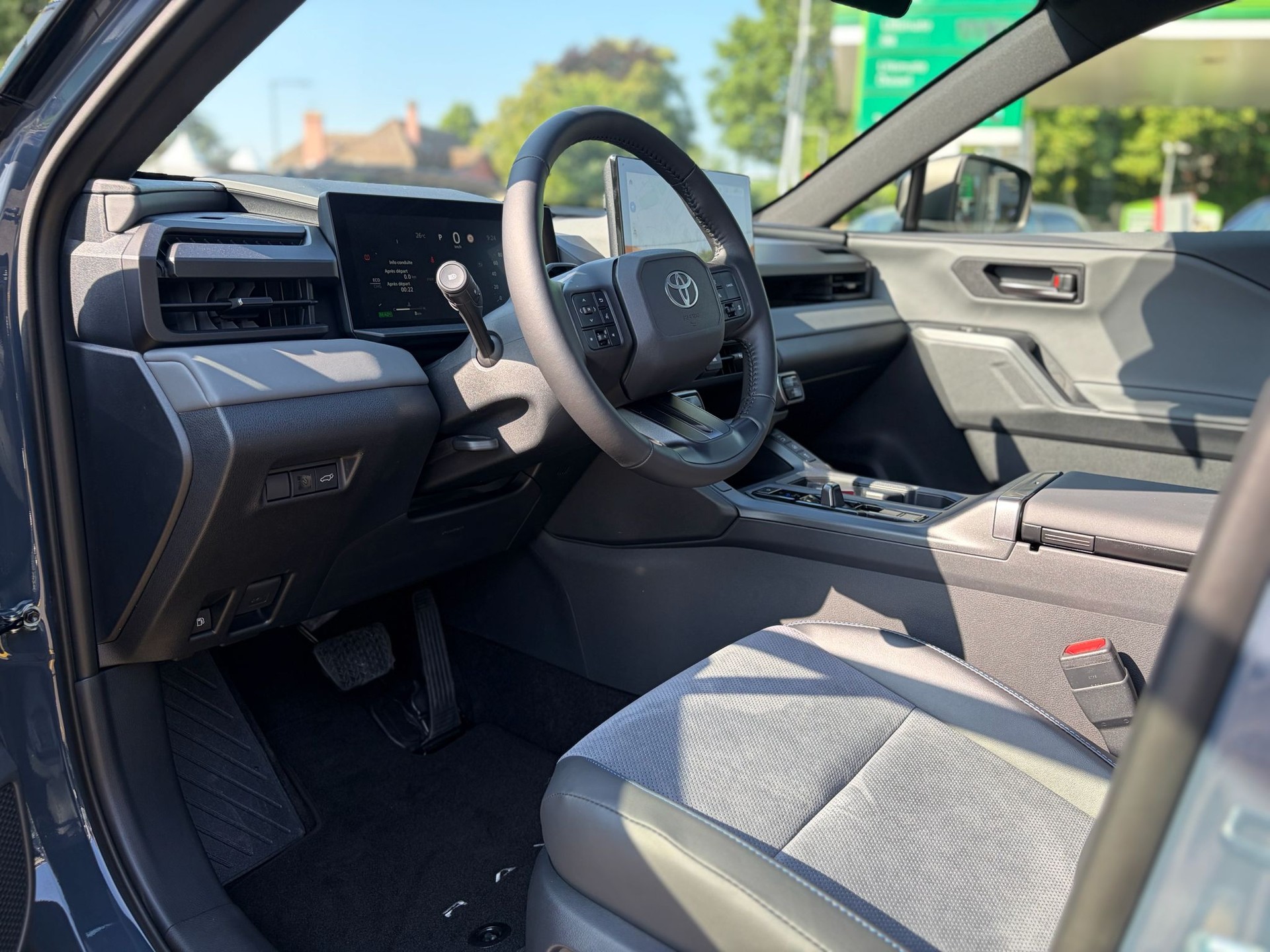 TOYOTA RAV-4 2.5 HSD Style e-CVT AWD-image-8