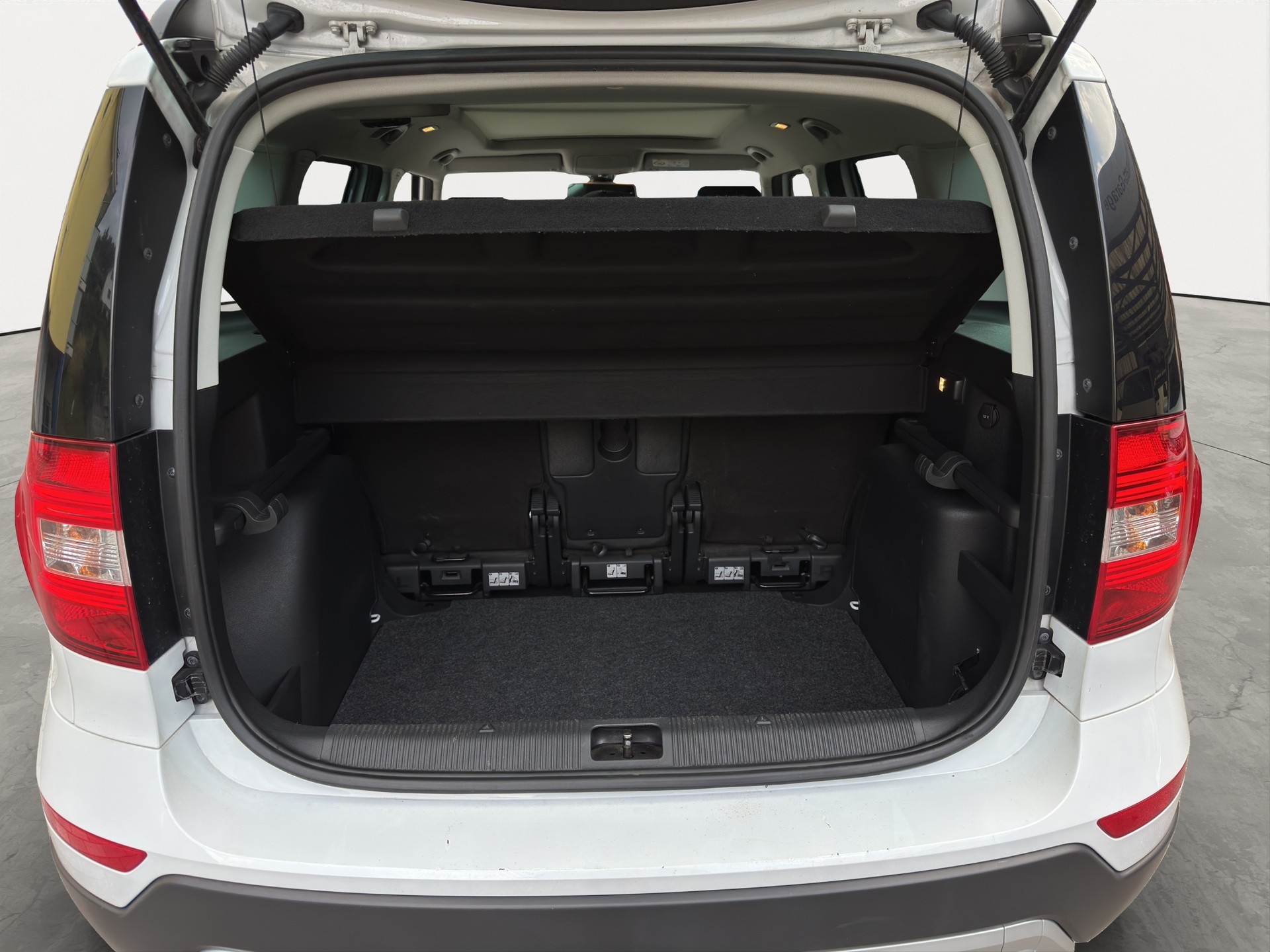 SKODA Yeti 1.4 TSI Style 4x4 DSG-image-8