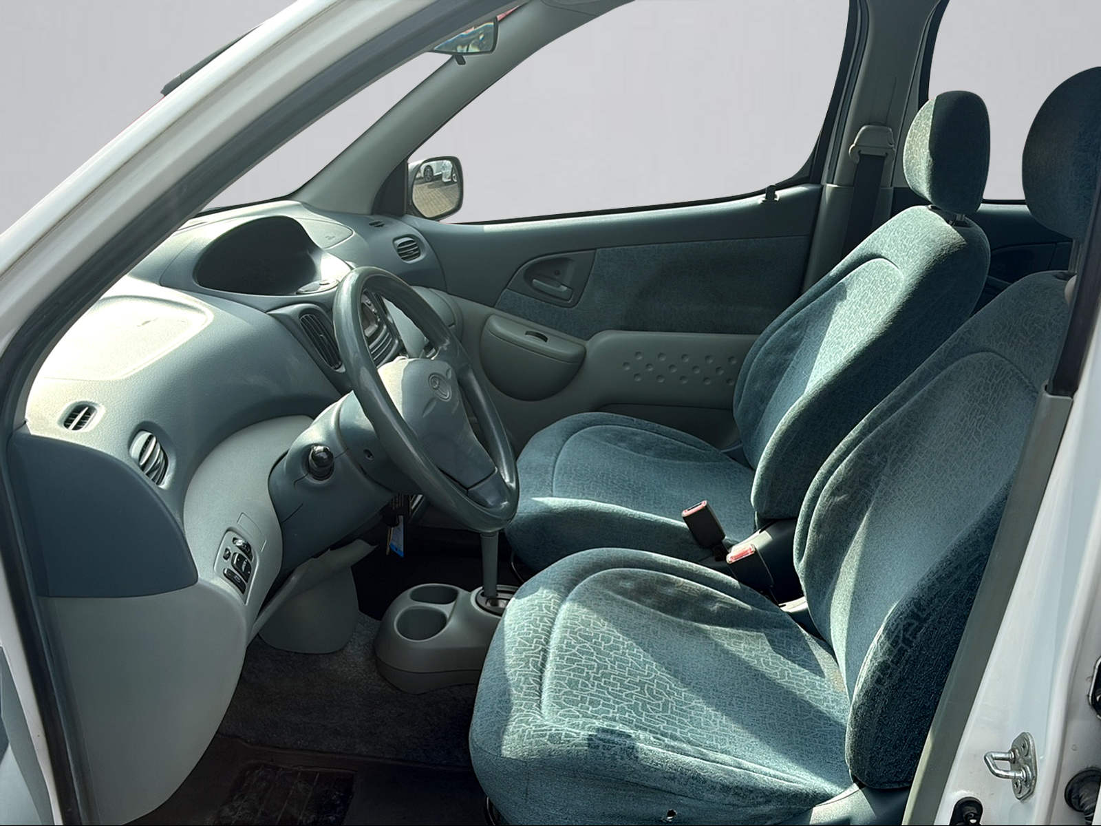 TOYOTA Yaris Verso 1.3 Linea Luna-image-4