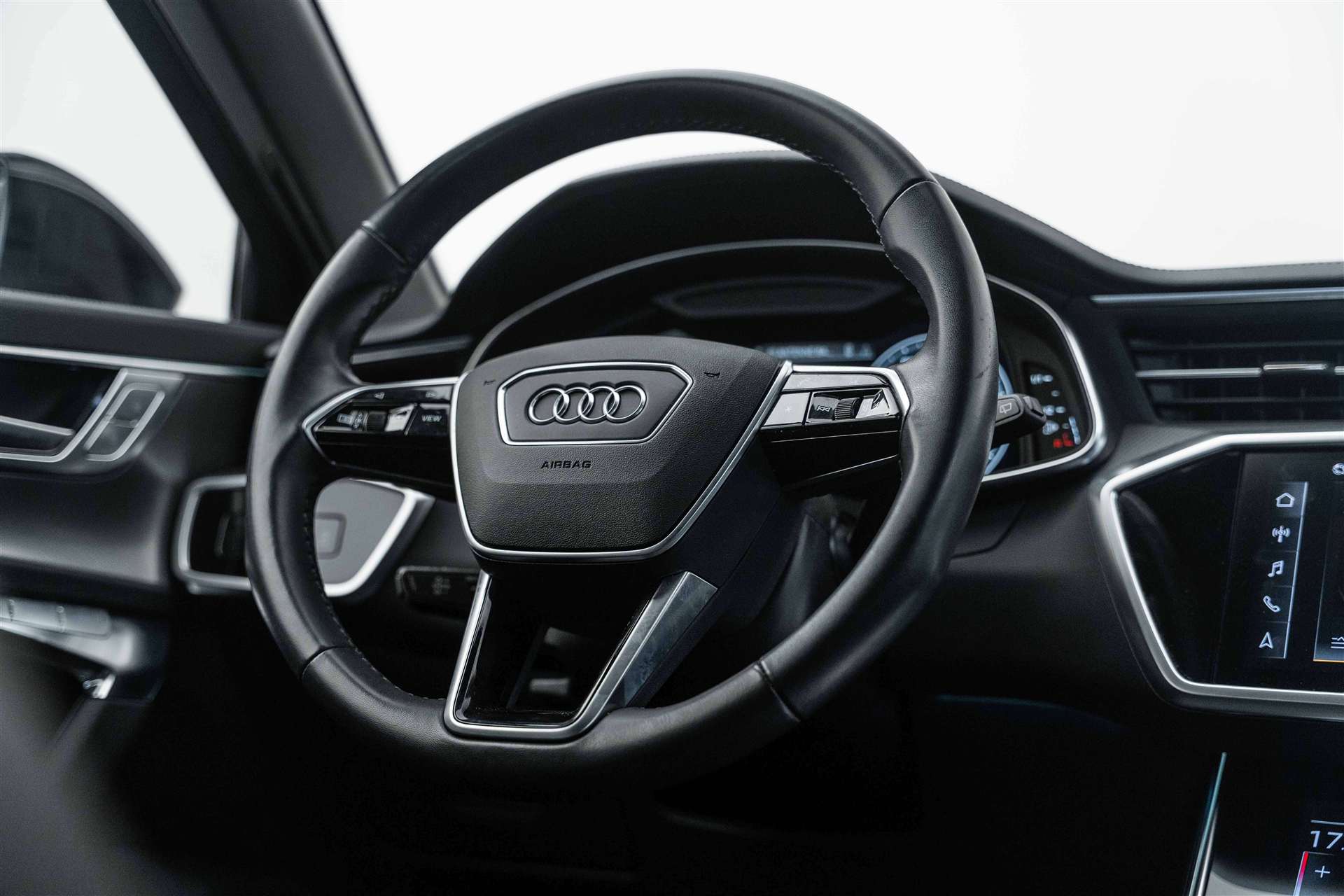 AUDI A6 Avant 45 TFSI S line S-tronic quattro-image-9