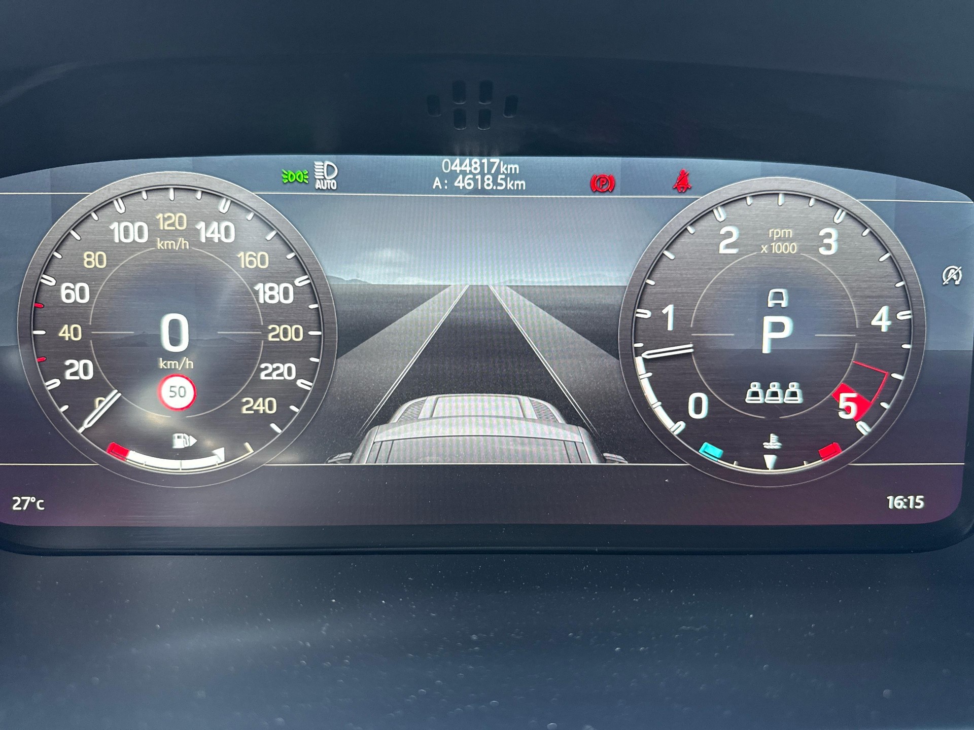 LAND ROVER Defender 110 3.0 D I6 300 X-Dynamic HSE-image-6