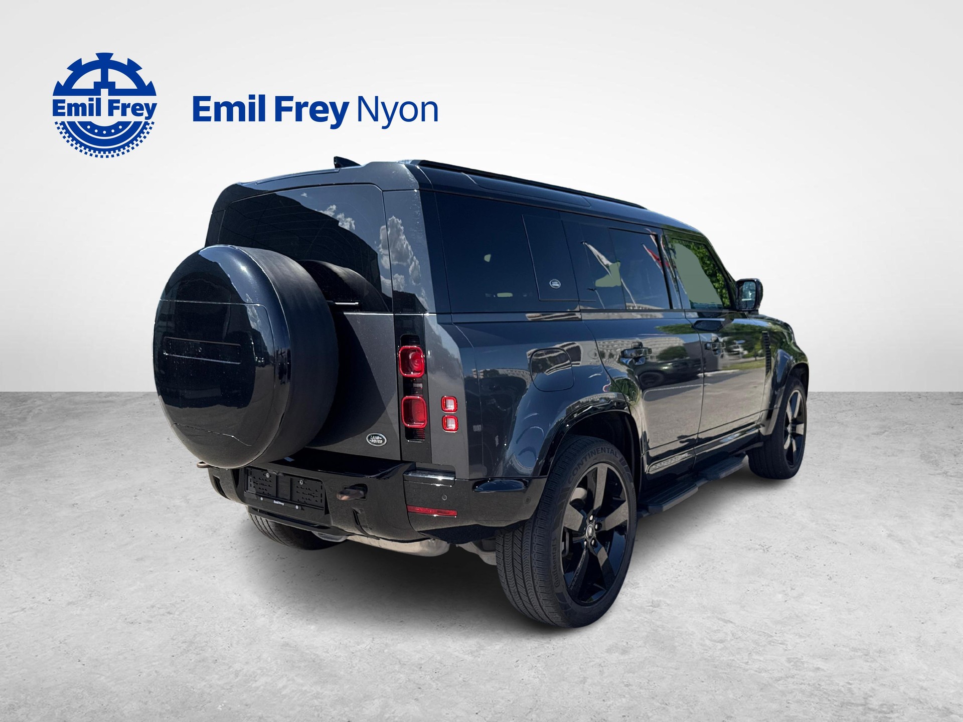 LAND ROVER Defender 110 3.0 D I6 300 X-Dynamic HSE-image-2