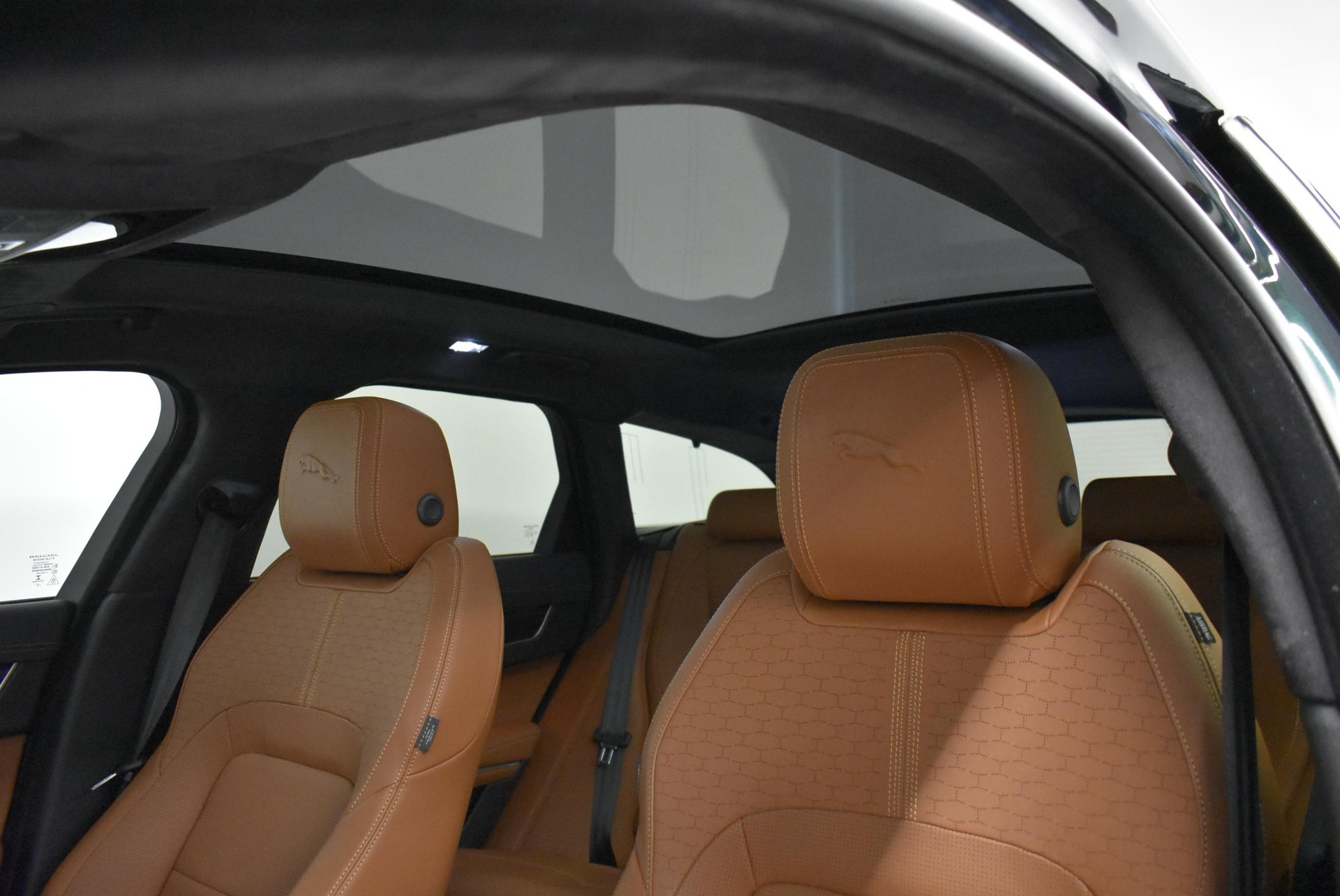 JAGUAR XF Sportbrake 2.0 I4 300 Sport AWD - Pneumatici invernali & Servizi inclusi-image-13