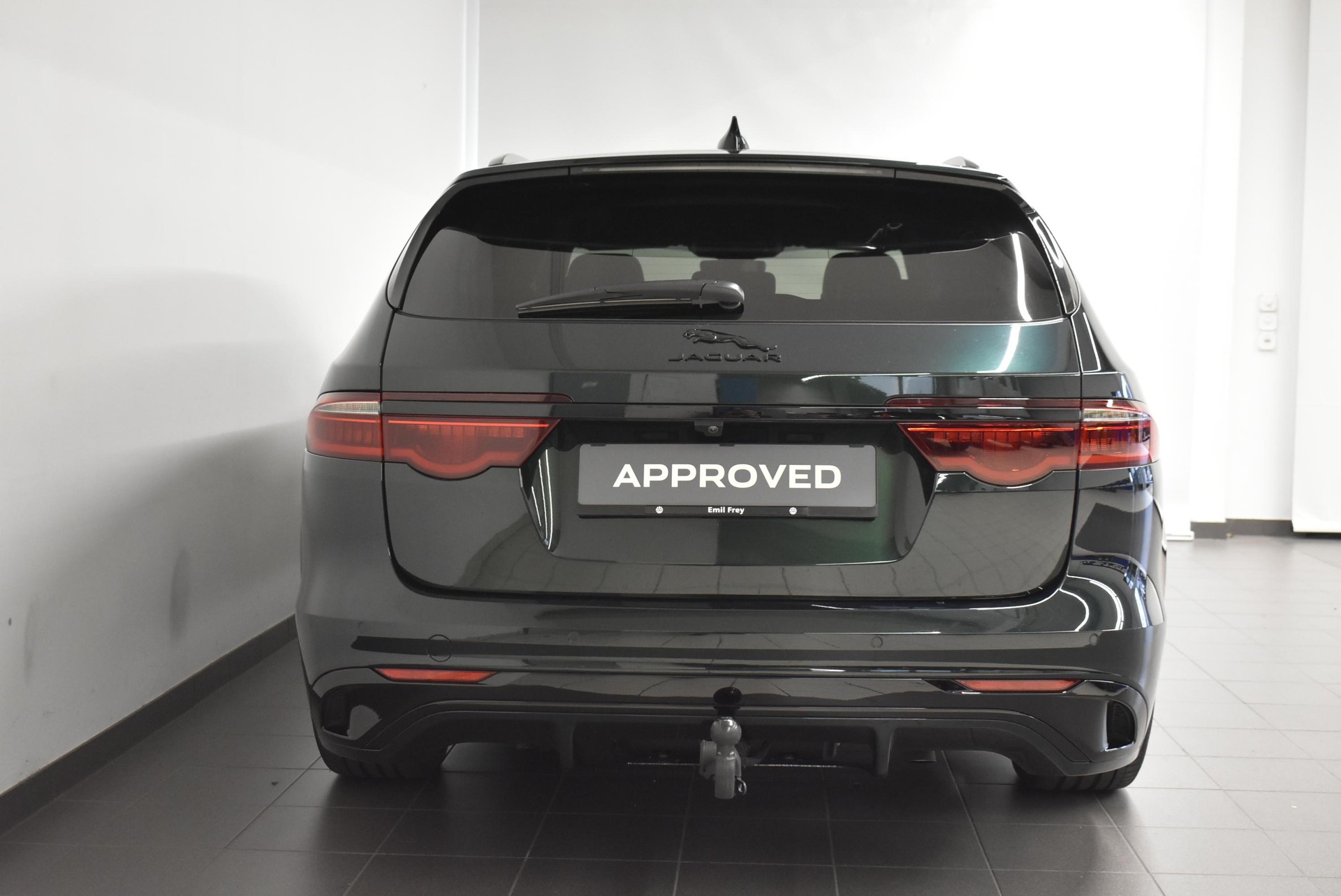 JAGUAR XF Sportbrake 2.0 I4 300 Sport AWD - Pneumatici invernali & Servizi inclusi-image-7