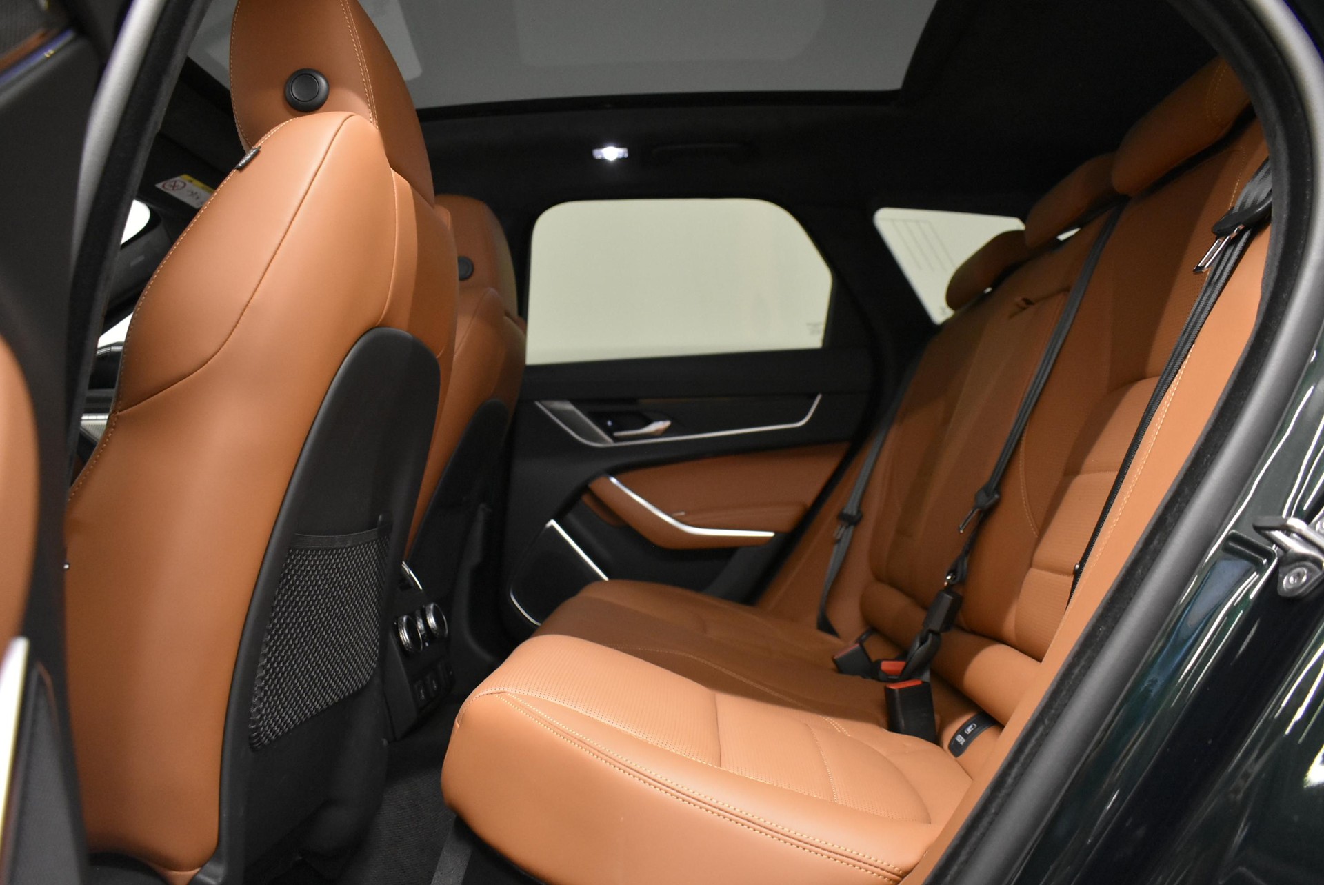 JAGUAR XF Sportbrake 2.0 I4 300 Sport AWD - Pneumatici invernali & Servizi inclusi-image-12