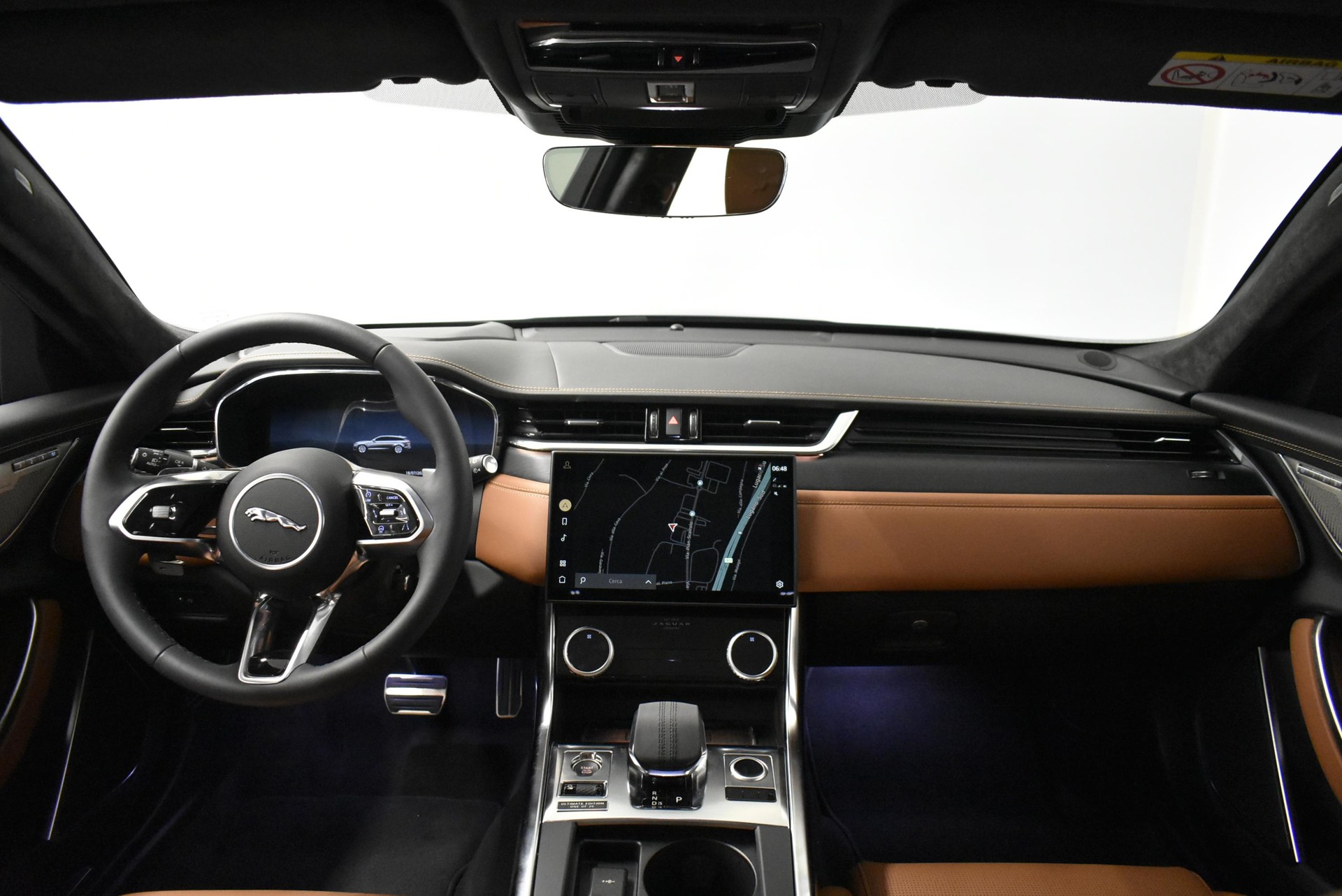 JAGUAR XF Sportbrake 2.0 I4 300 Sport AWD - Pneumatici invernali & Servizi inclusi-image-11