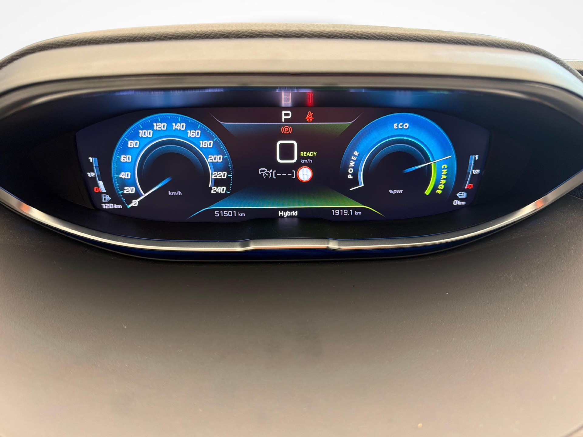 PEUGEOT 3008 1.6 Plug-in Hybrid4 GT-image-14