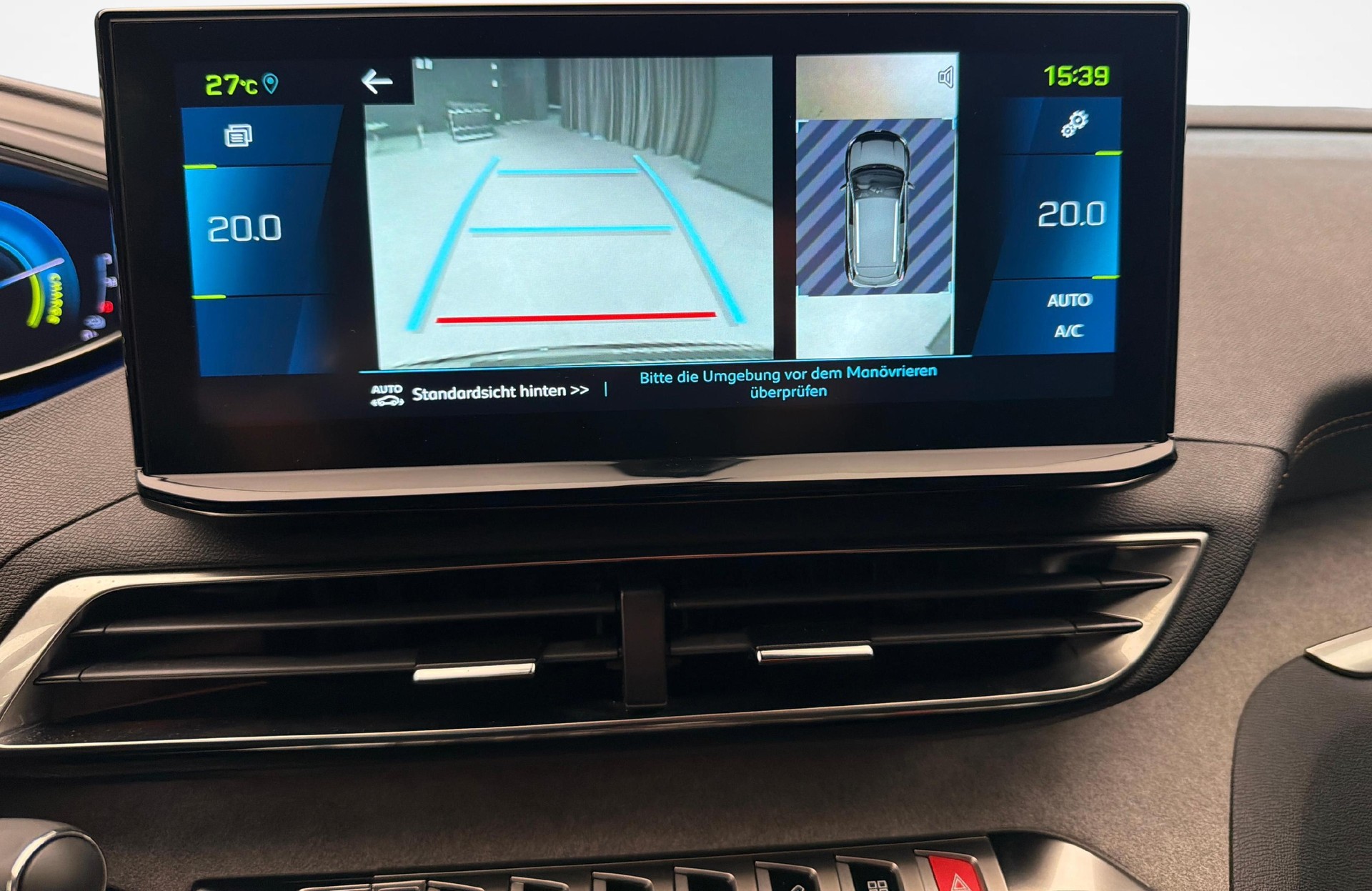 PEUGEOT 3008 1.6 Plug-in Hybrid4 GT-image-18