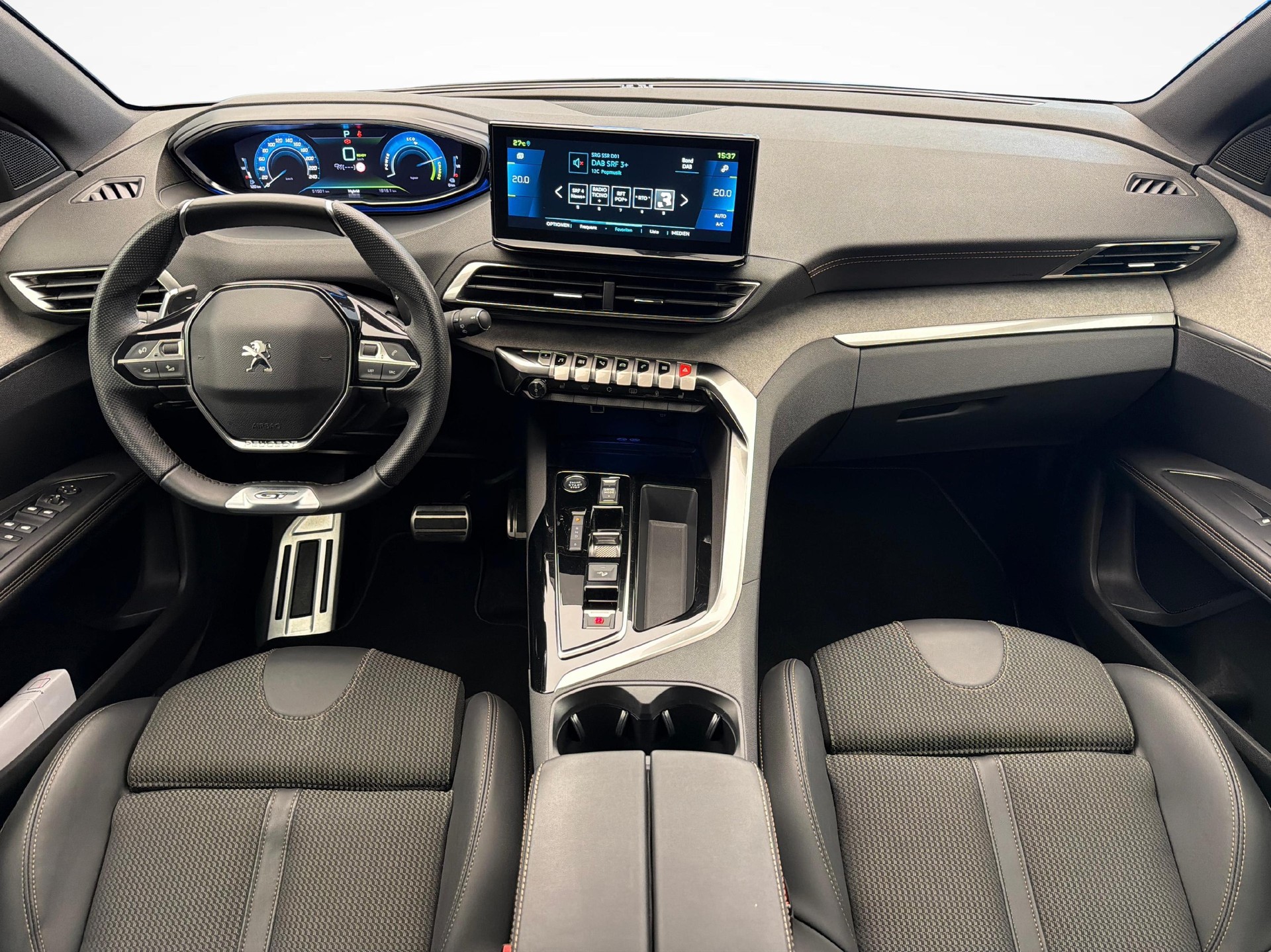 PEUGEOT 3008 1.6 Plug-in Hybrid4 GT-image-9