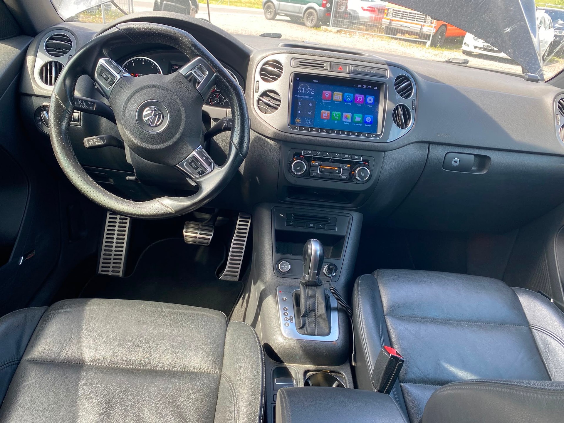 VW Tiguan 2.0 TSI R-Line Design 4Motion DSG-image-10