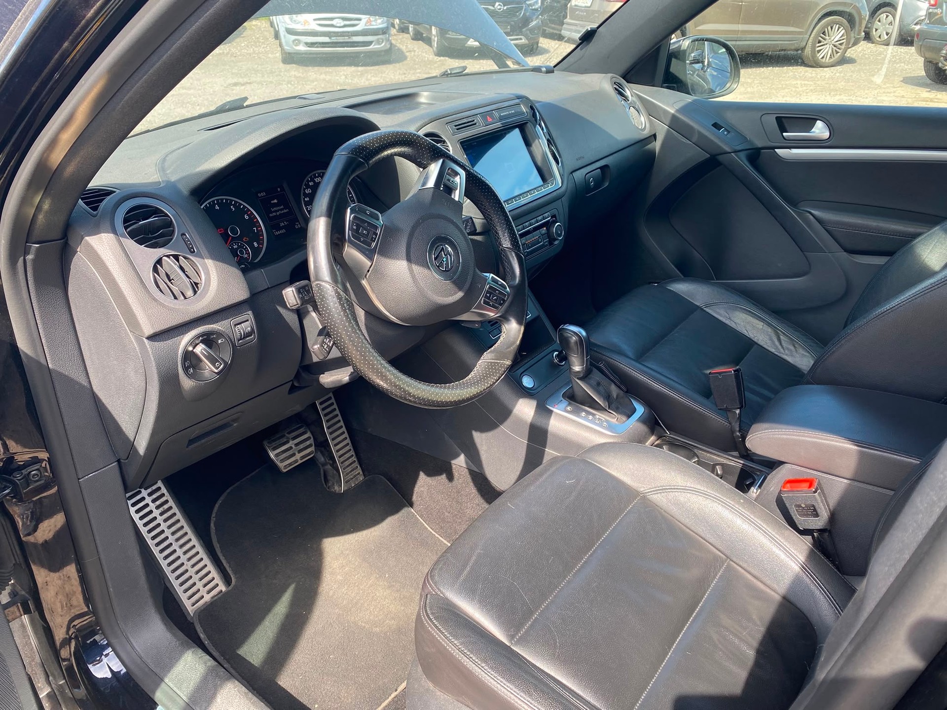 VW Tiguan 2.0 TSI R-Line Design 4Motion DSG-image-11