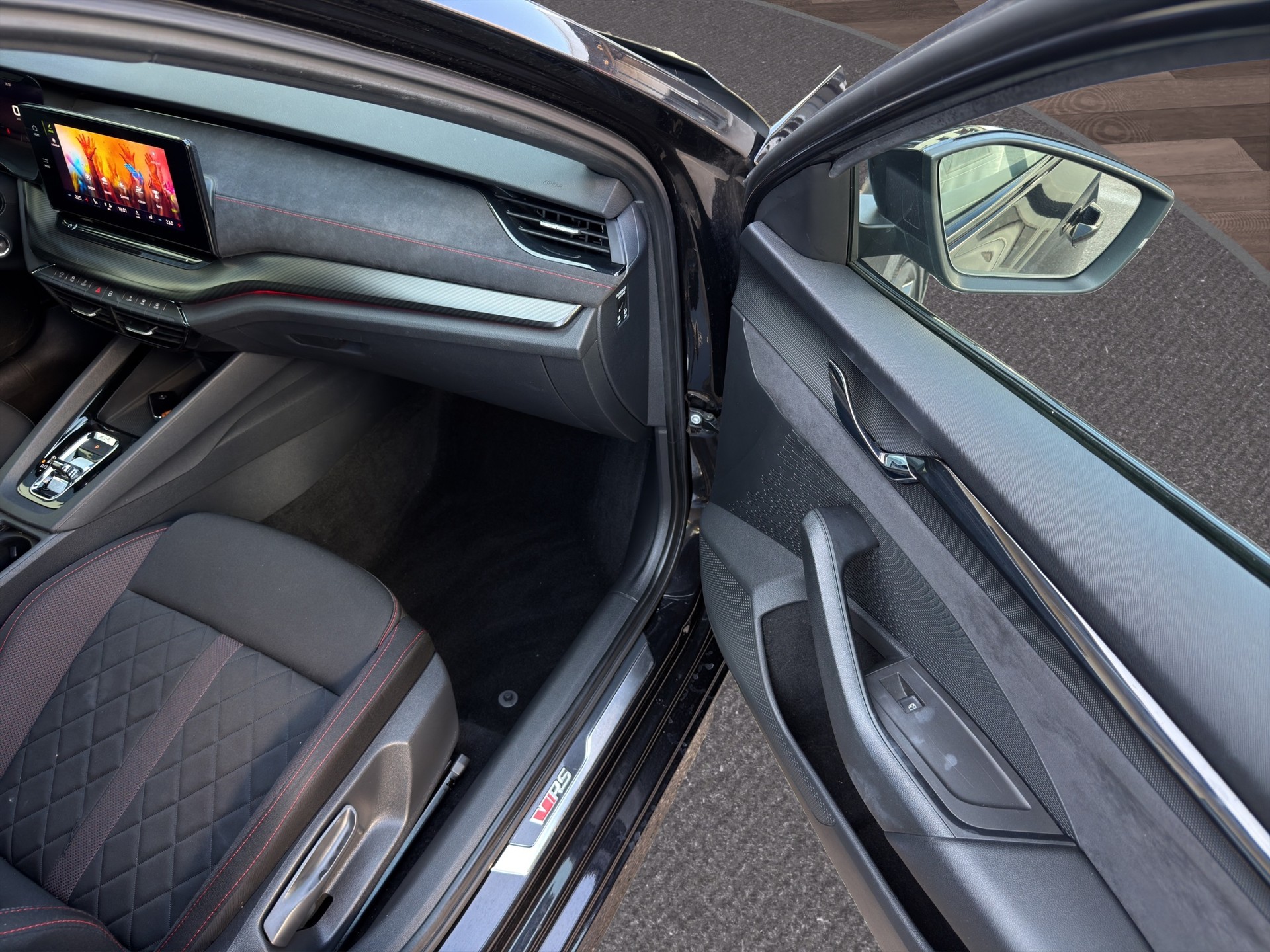 SKODA Octavia Combi 2.0 TDI DSG RS 4x4-image-20