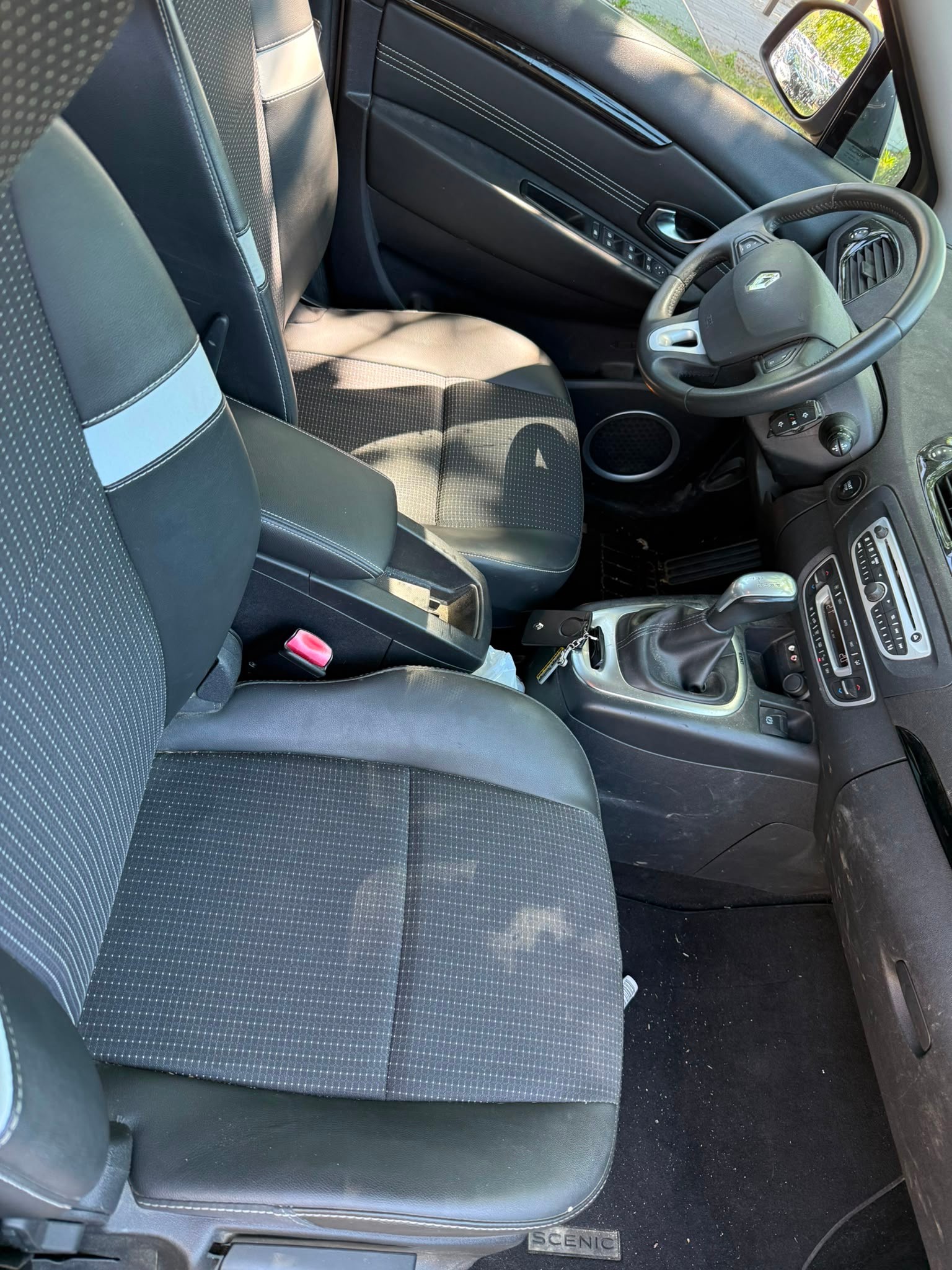 RENAULT Grand Scénic 1.5 dCi Dynamique EDC-image-4