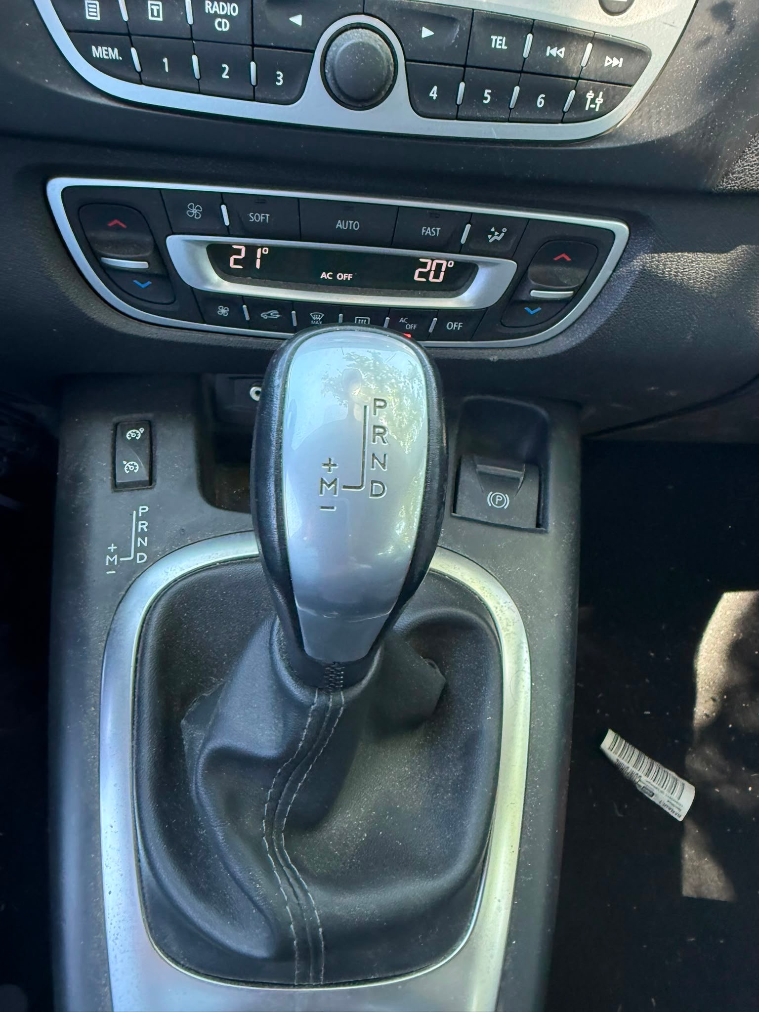 RENAULT Grand Scénic 1.5 dCi Dynamique EDC-image-5