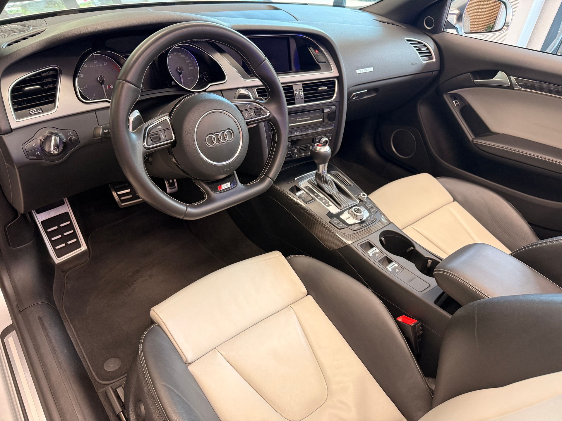 AUDI S5 Cabriolet 3.0 V6 TFSI quattro S-Tronic-image-5