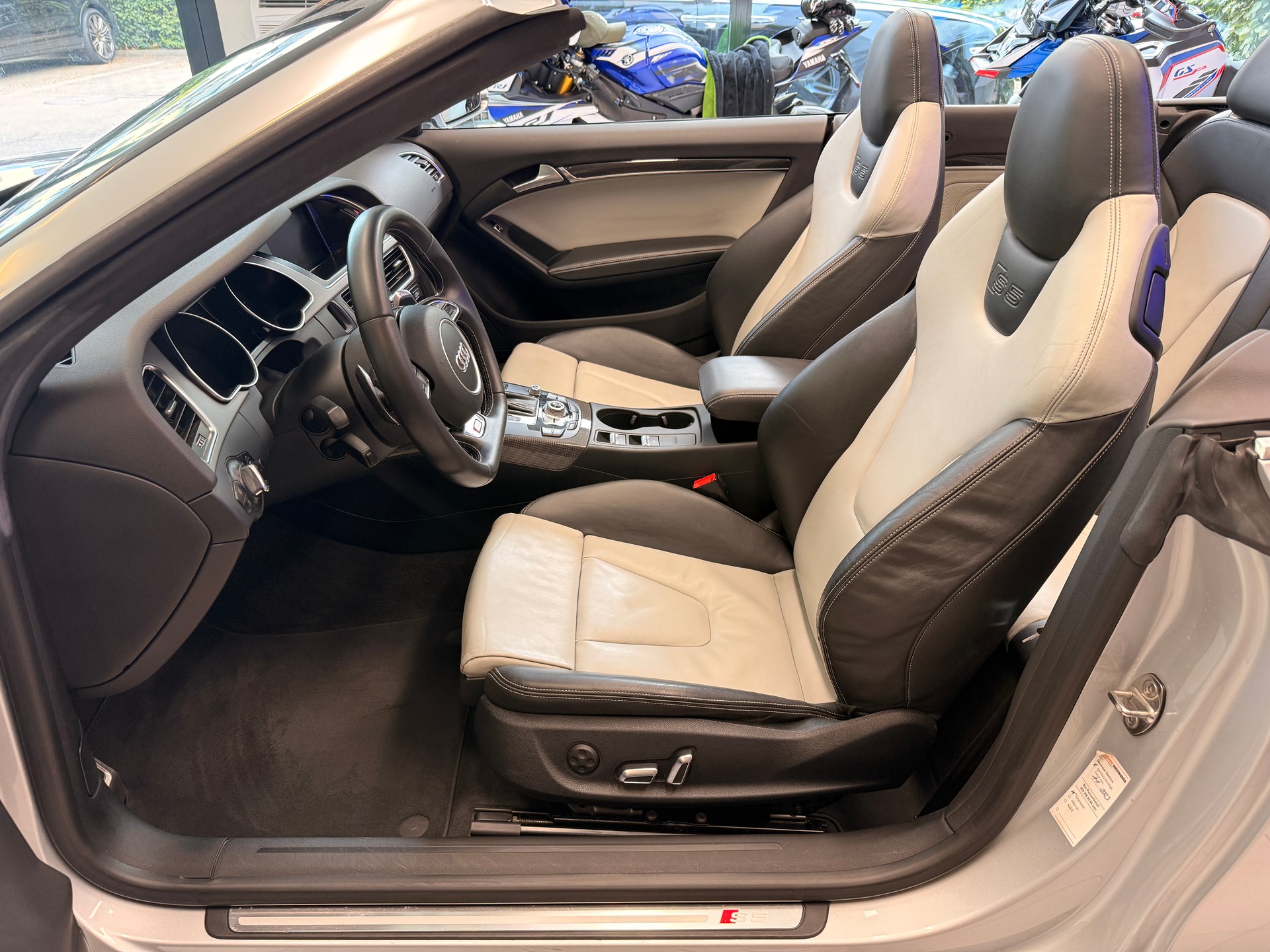 AUDI S5 Cabriolet 3.0 V6 TFSI quattro S-Tronic-image-3