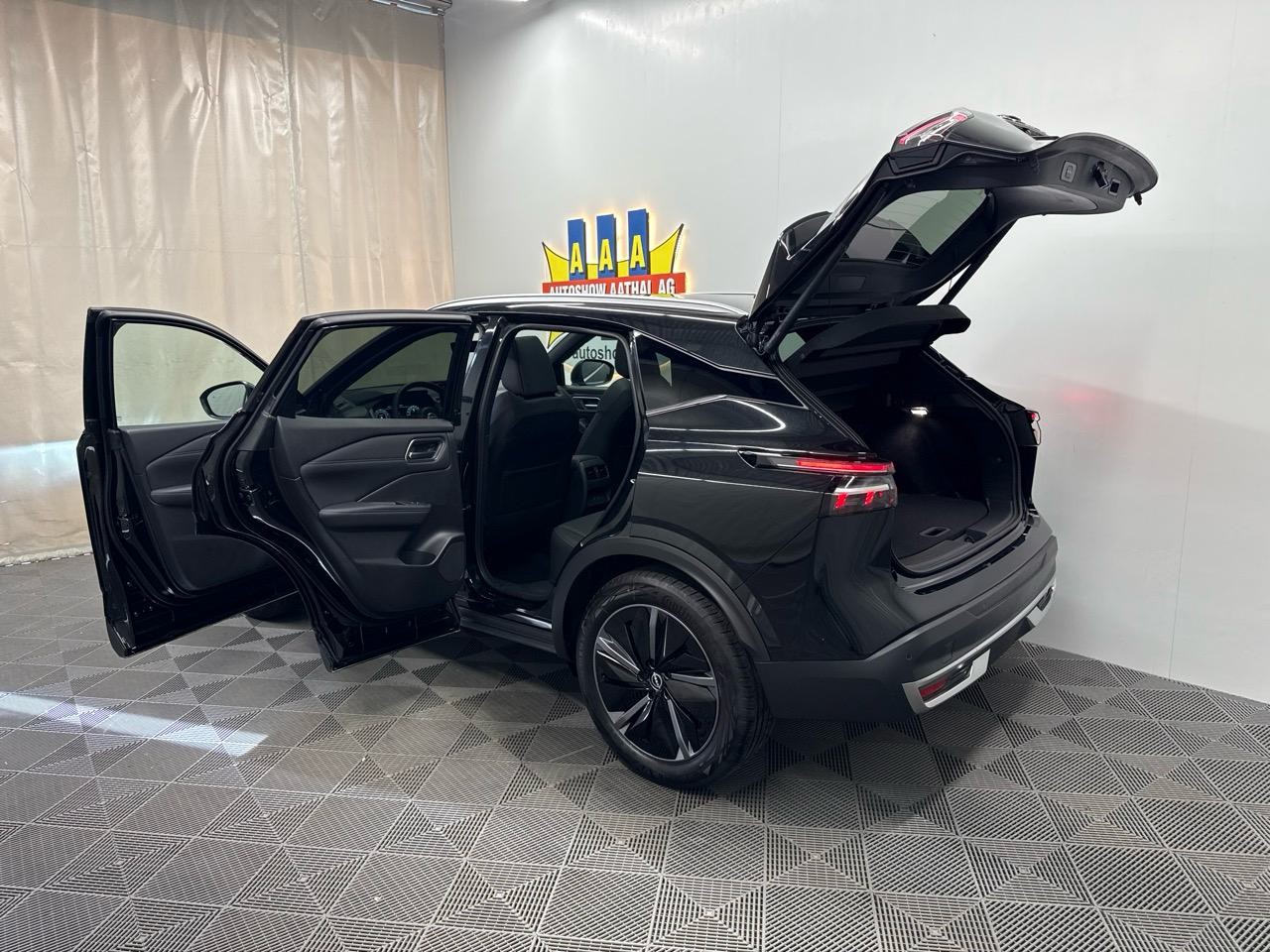 NISSAN Qashqai 1.3 DIG-T MHEV Tekna Xtronic 4x4-image-16