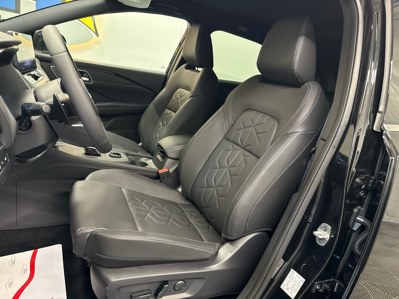 NISSAN Qashqai 1.3 DIG-T MHEV Tekna Xtronic 4x4-image-2