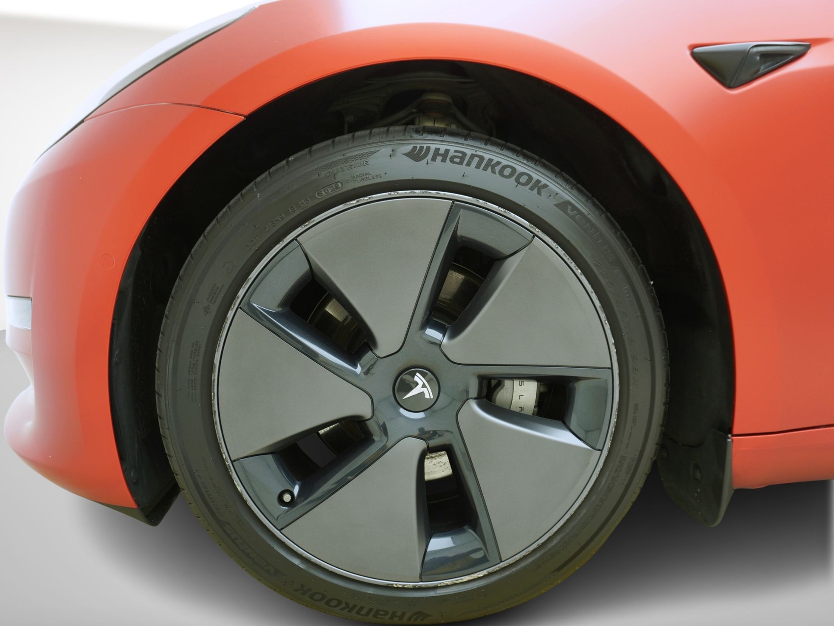 TESLA Model 3 Long Range Dual Motor AWD-image-6