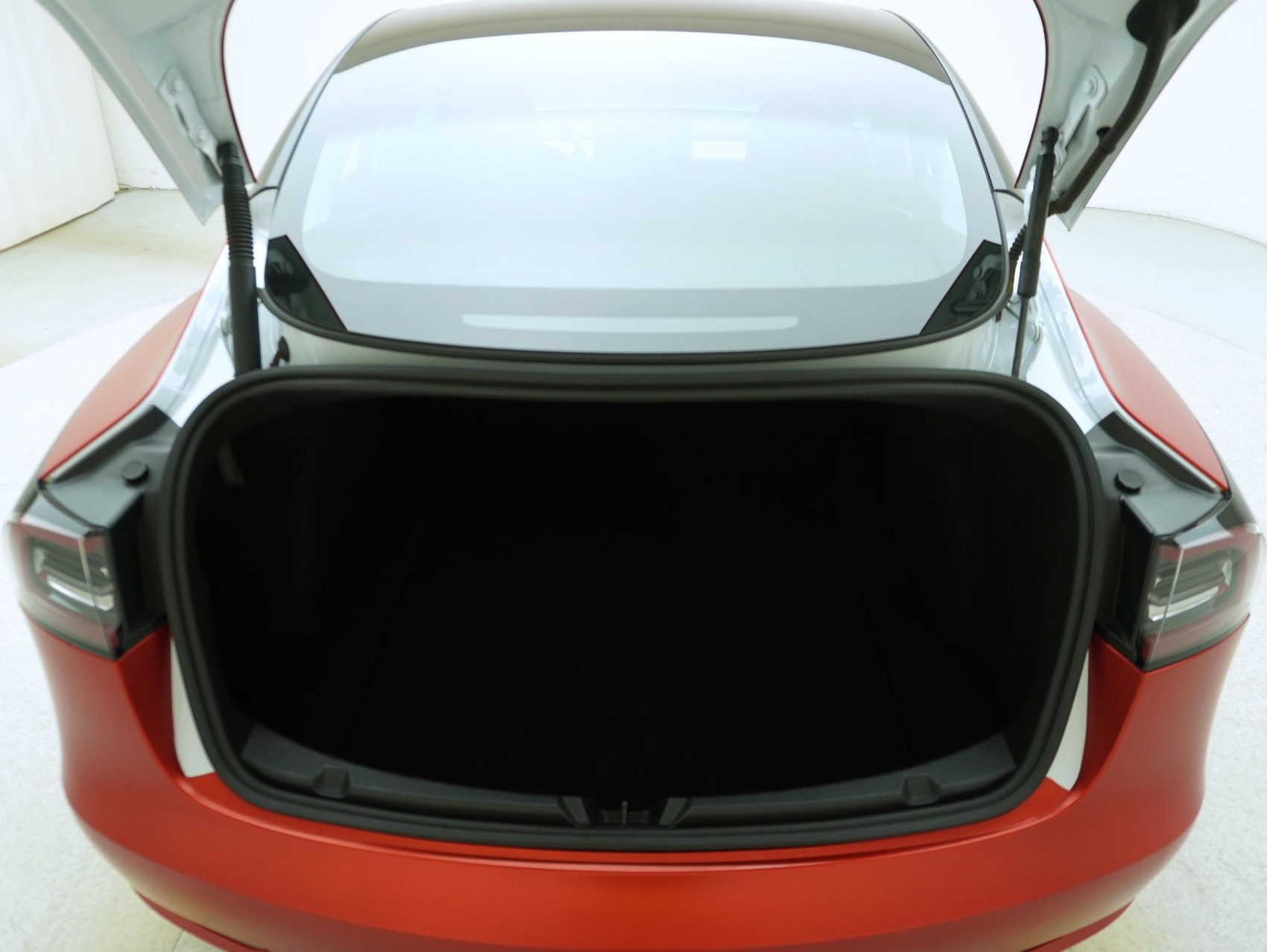 TESLA Model 3 Long Range Dual Motor AWD-image-11