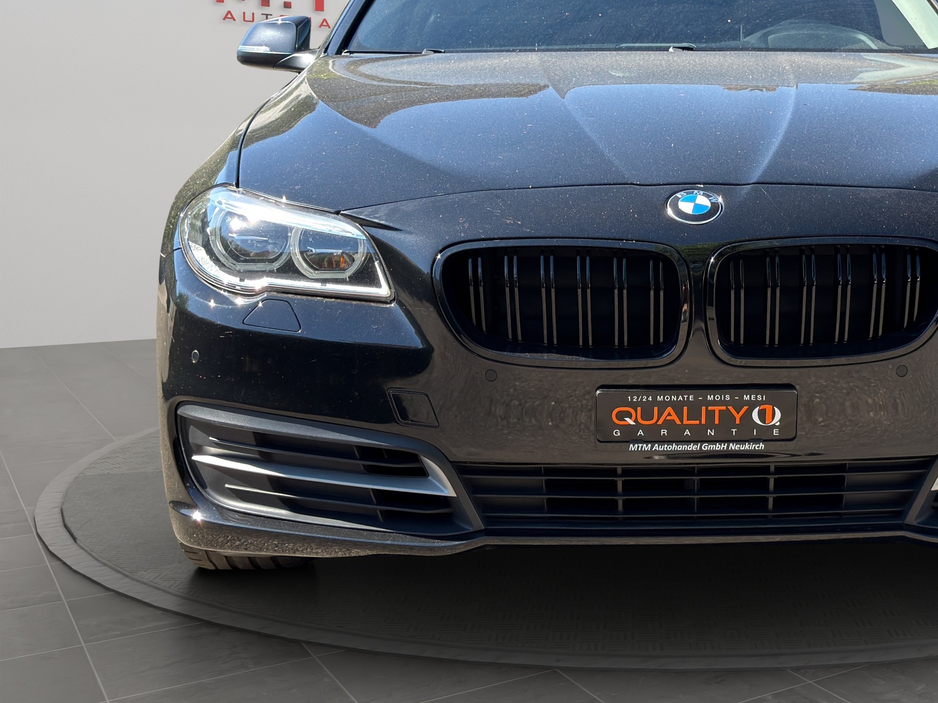 BMW 528i xDrive Steptronic-image-3