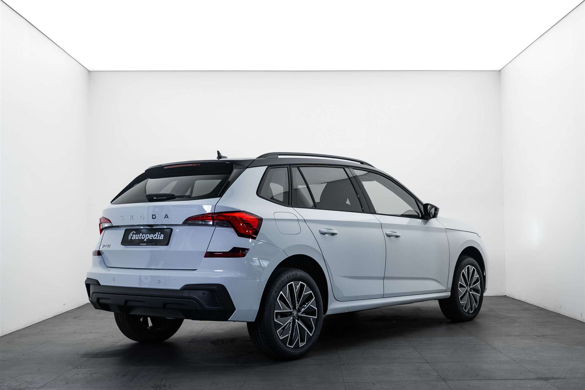 SKODA Kamiq 1.0 TSi Selection Black DSG-Automat-image-2
