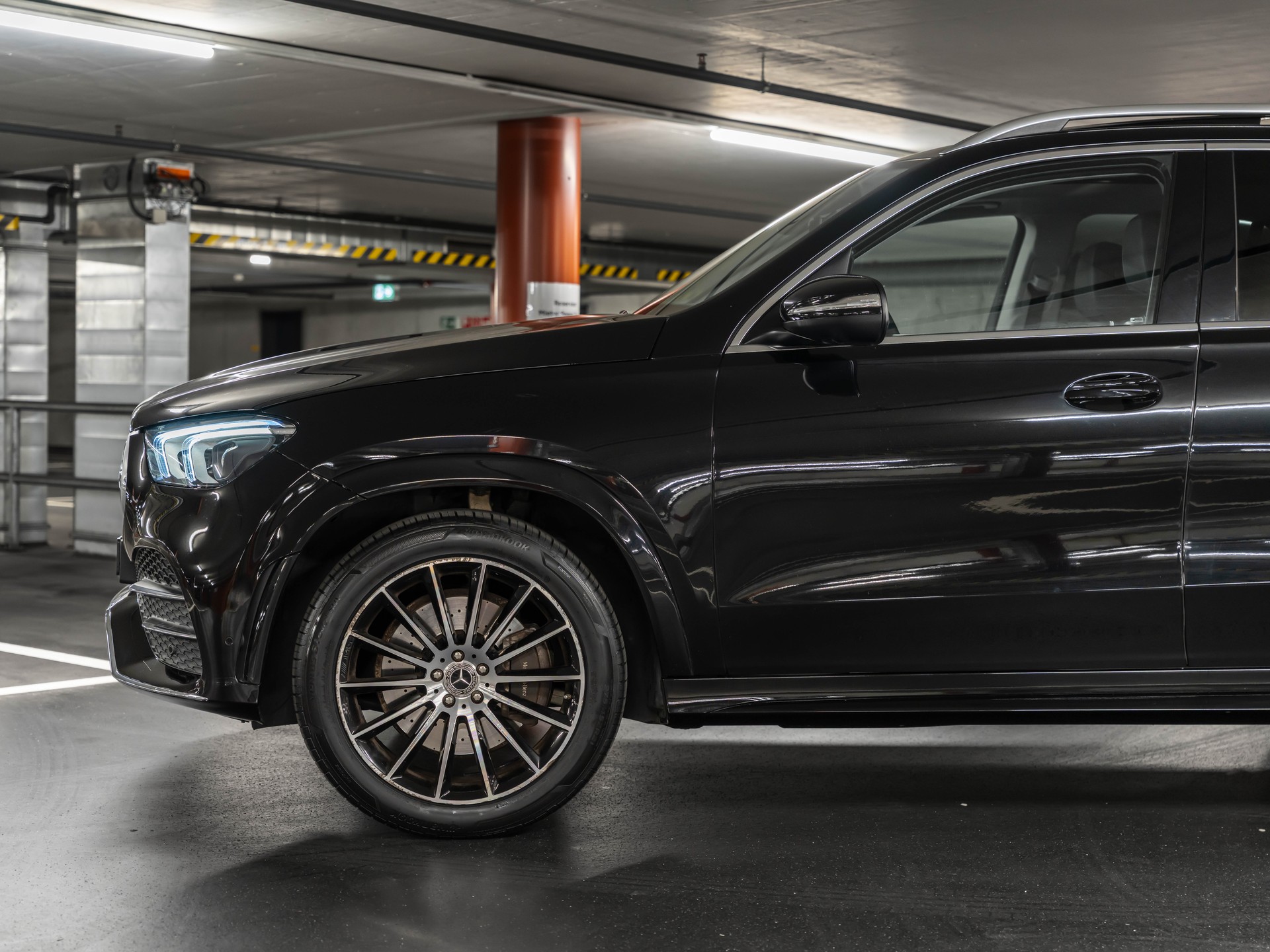 MERCEDES-BENZ GLE 300 d 4Matic AMG Line 9G-Tronic-showroom-element-2