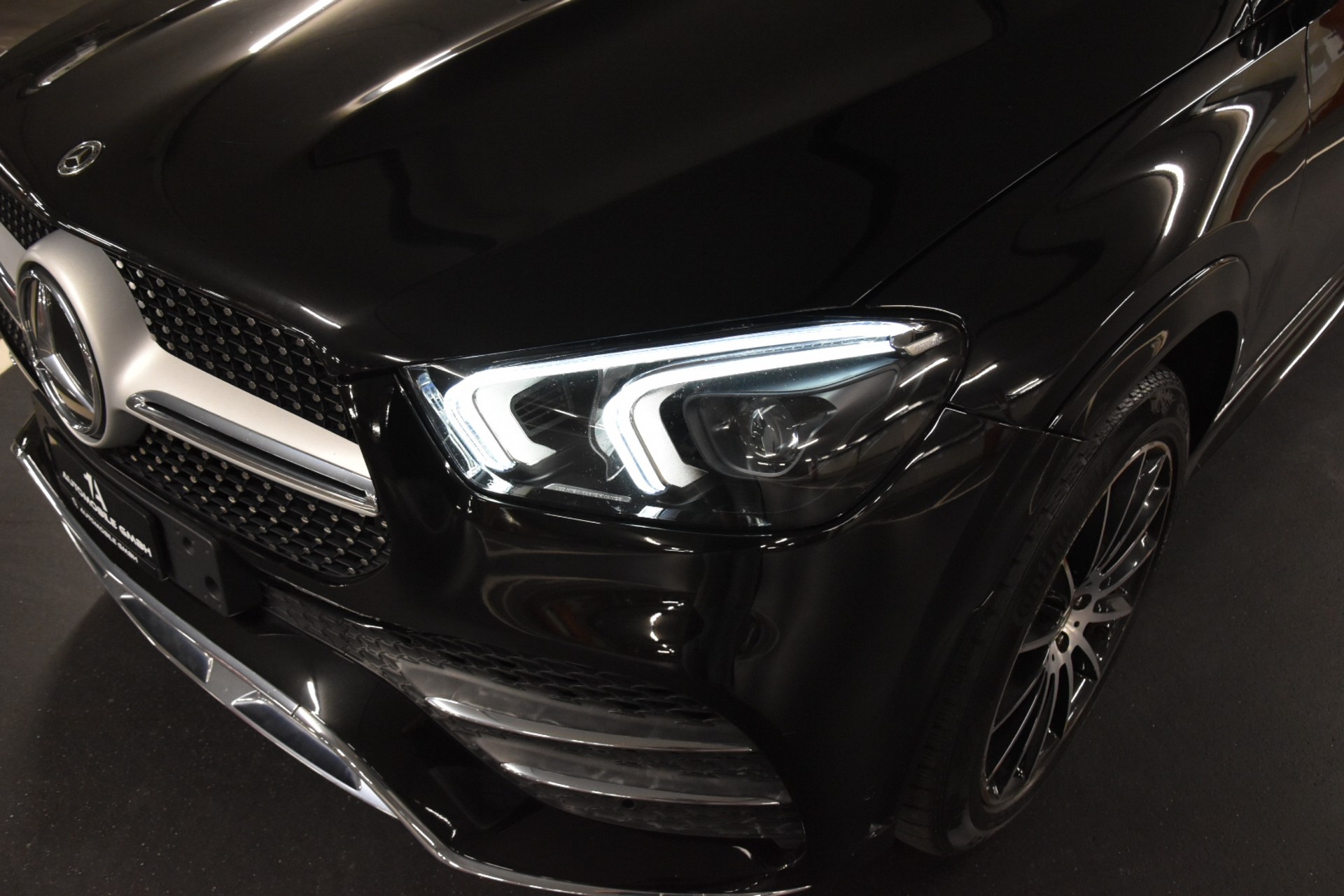 MERCEDES-BENZ GLE 300 d 4Matic AMG Line 9G-Tronic-image-1