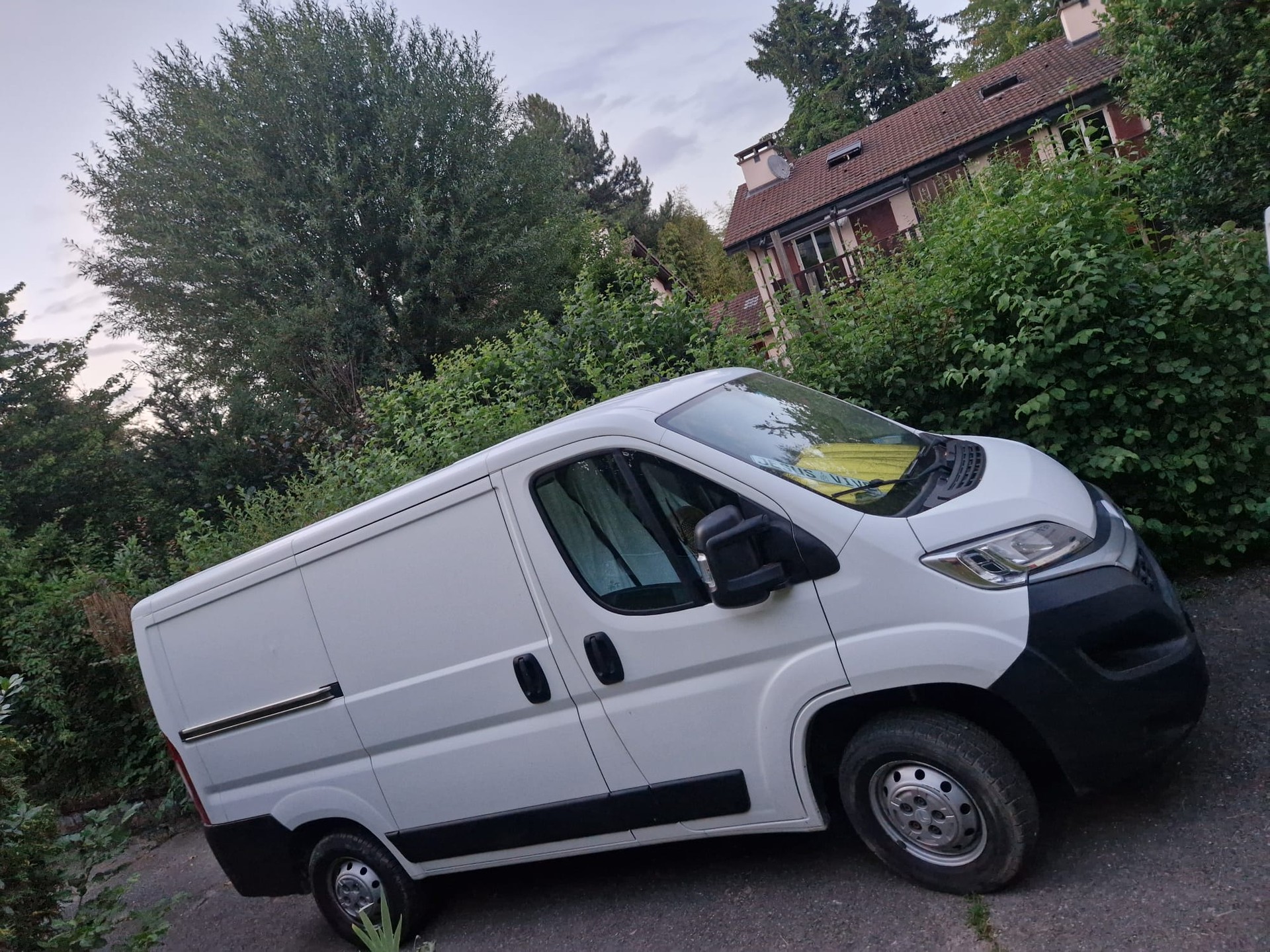 CITROEN 2.0 BlueHDi 110 Attraction-image-1