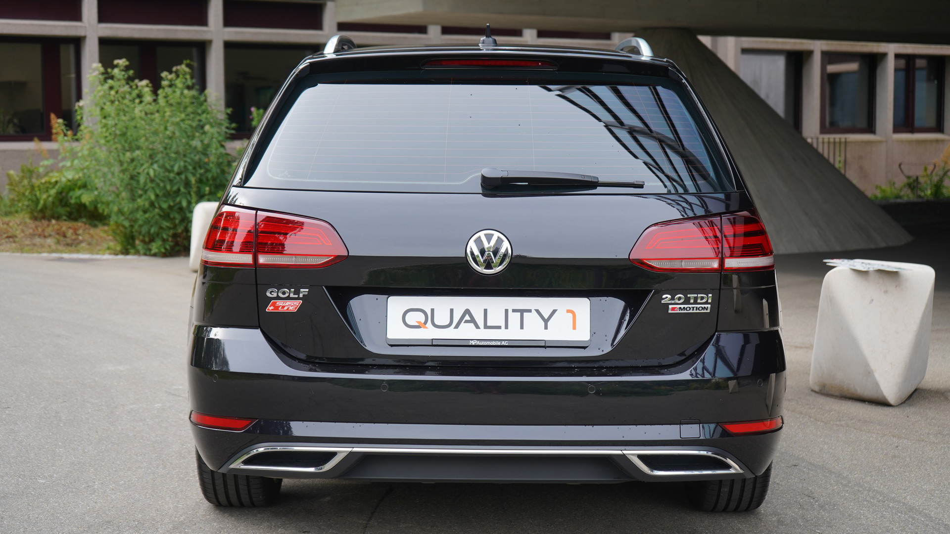 VW Golf Variant 2.0 TDI Highline 4Motion DSG-image-3