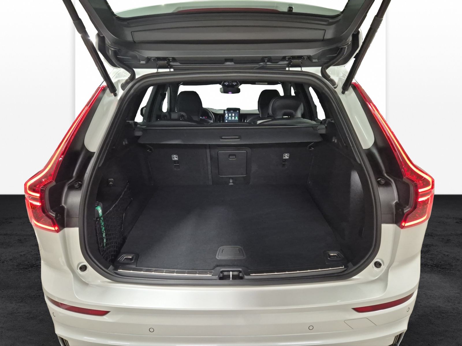 VOLVO XC60 2.0 T6 TE Black Edition eAWD-image-15