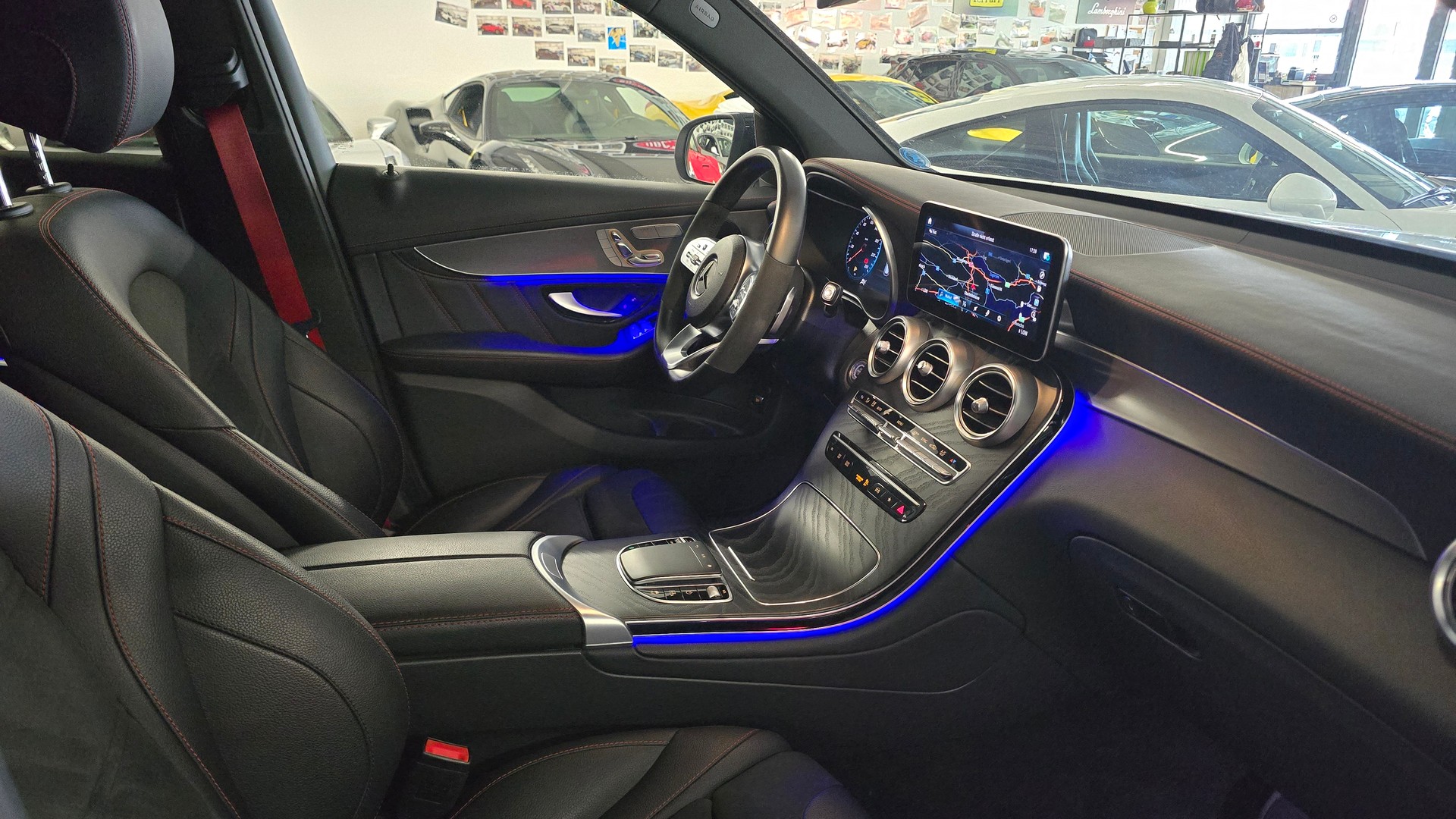 MERCEDES-BENZ GLC 220 d AMG Line Plus 4Matic 9G-Tronic-image-19