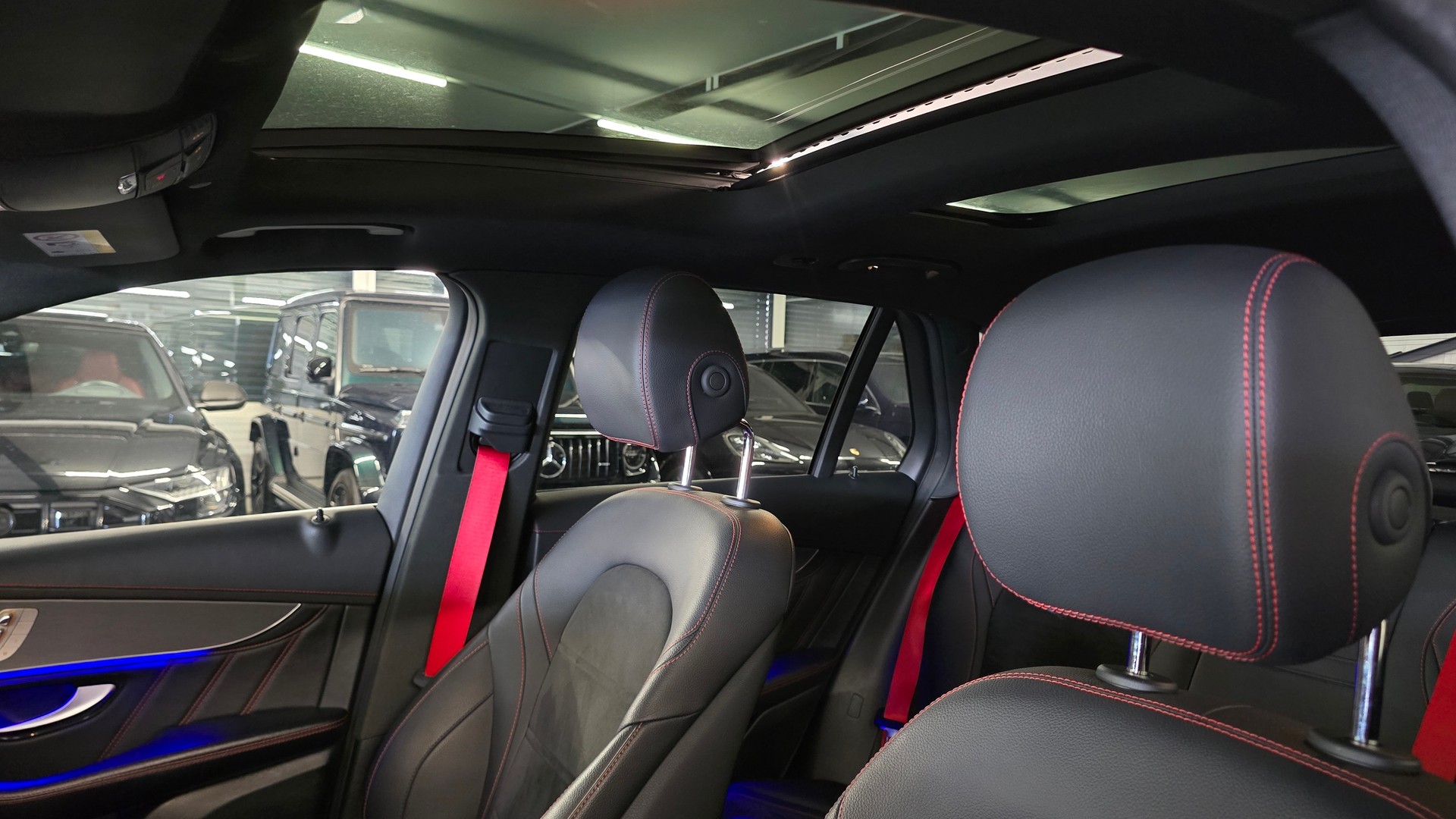 MERCEDES-BENZ GLC 220 d AMG Line Plus 4Matic 9G-Tronic-image-17