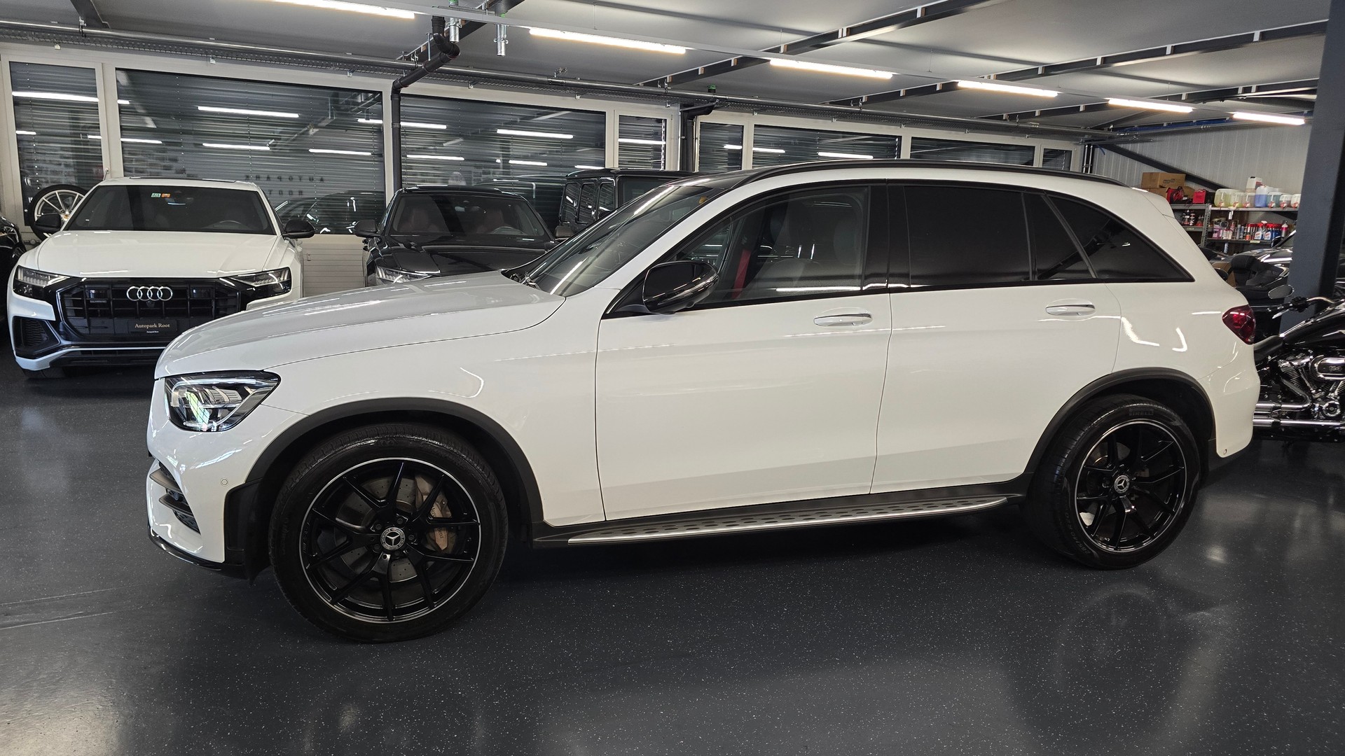 MERCEDES-BENZ GLC 220 d AMG Line Plus 4Matic 9G-Tronic-image-10
