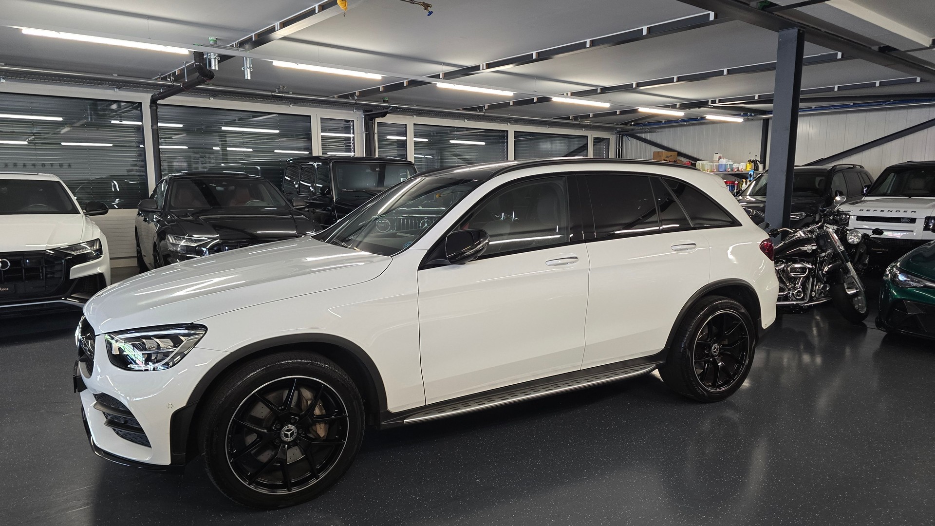 MERCEDES-BENZ GLC 220 d AMG Line Plus 4Matic 9G-Tronic-image-12