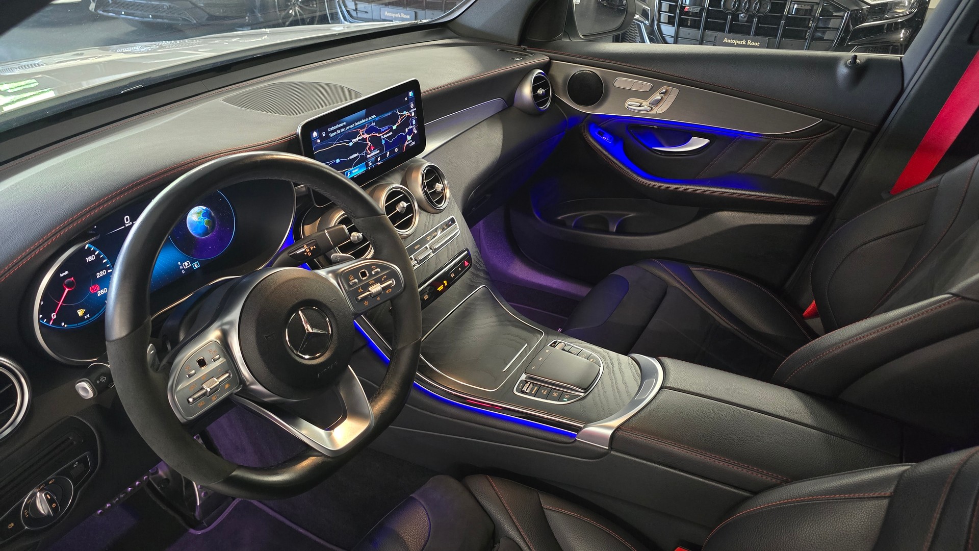 MERCEDES-BENZ GLC 220 d AMG Line Plus 4Matic 9G-Tronic-image-14