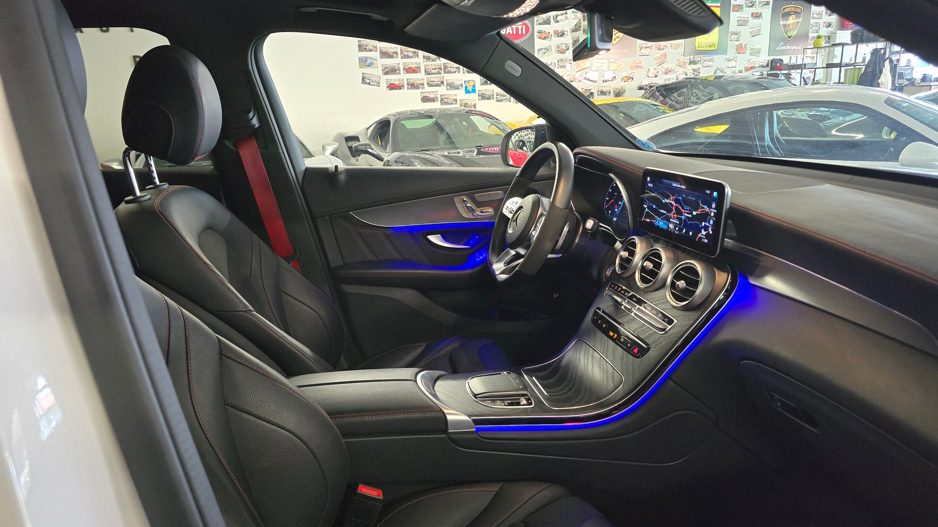 MERCEDES-BENZ GLC 220 d AMG Line Plus 4Matic 9G-Tronic-image-22