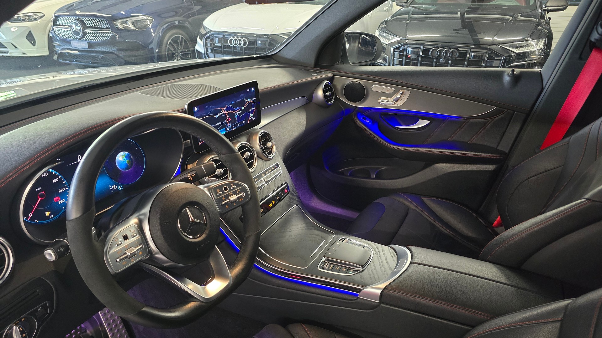 MERCEDES-BENZ GLC 220 d AMG Line Plus 4Matic 9G-Tronic-image-13
